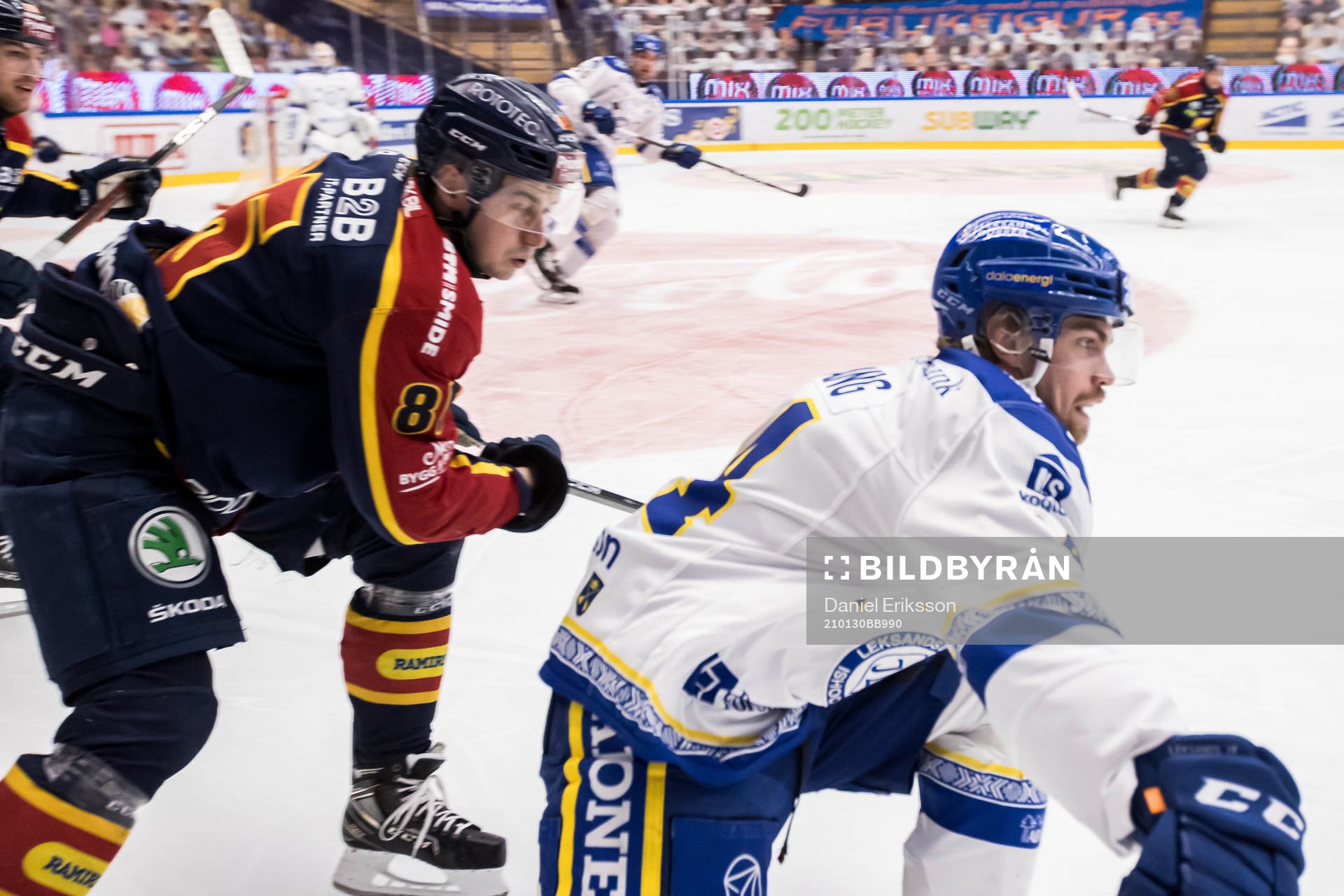 Djurgårdens Michael Haga och Leksands Oskar Lang