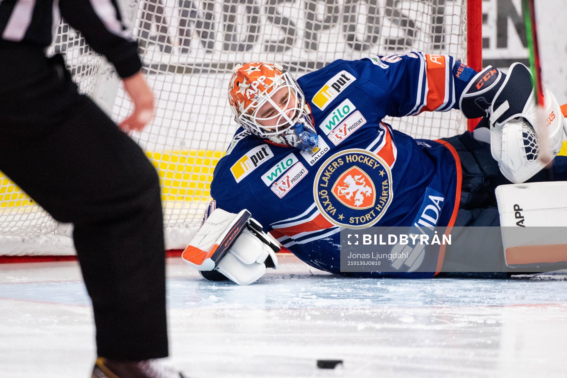 Växjös målvakt Erik Källgren har ont