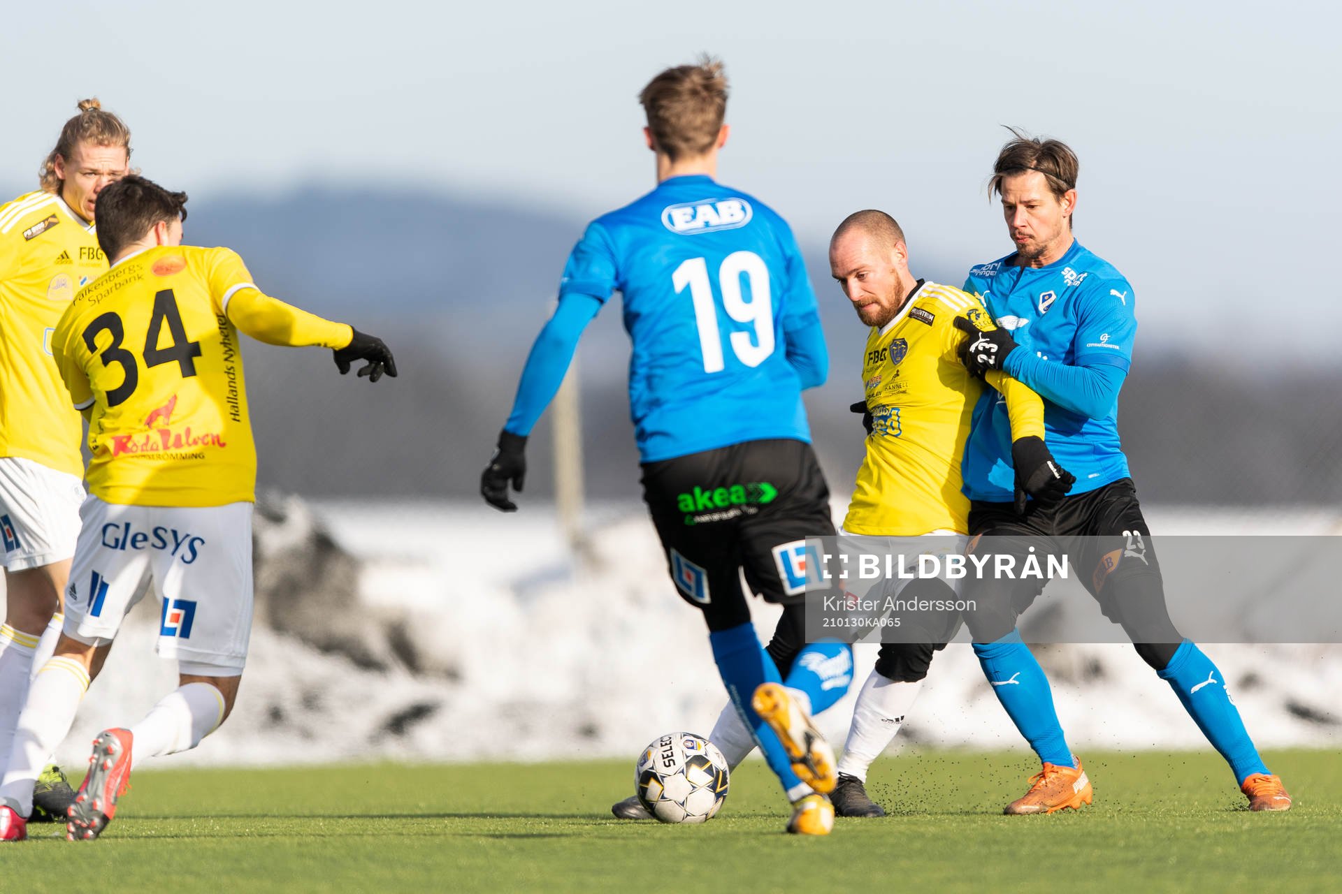 Falkenbergs Christoffer Carlsson och Halmstads Dusan Djuric