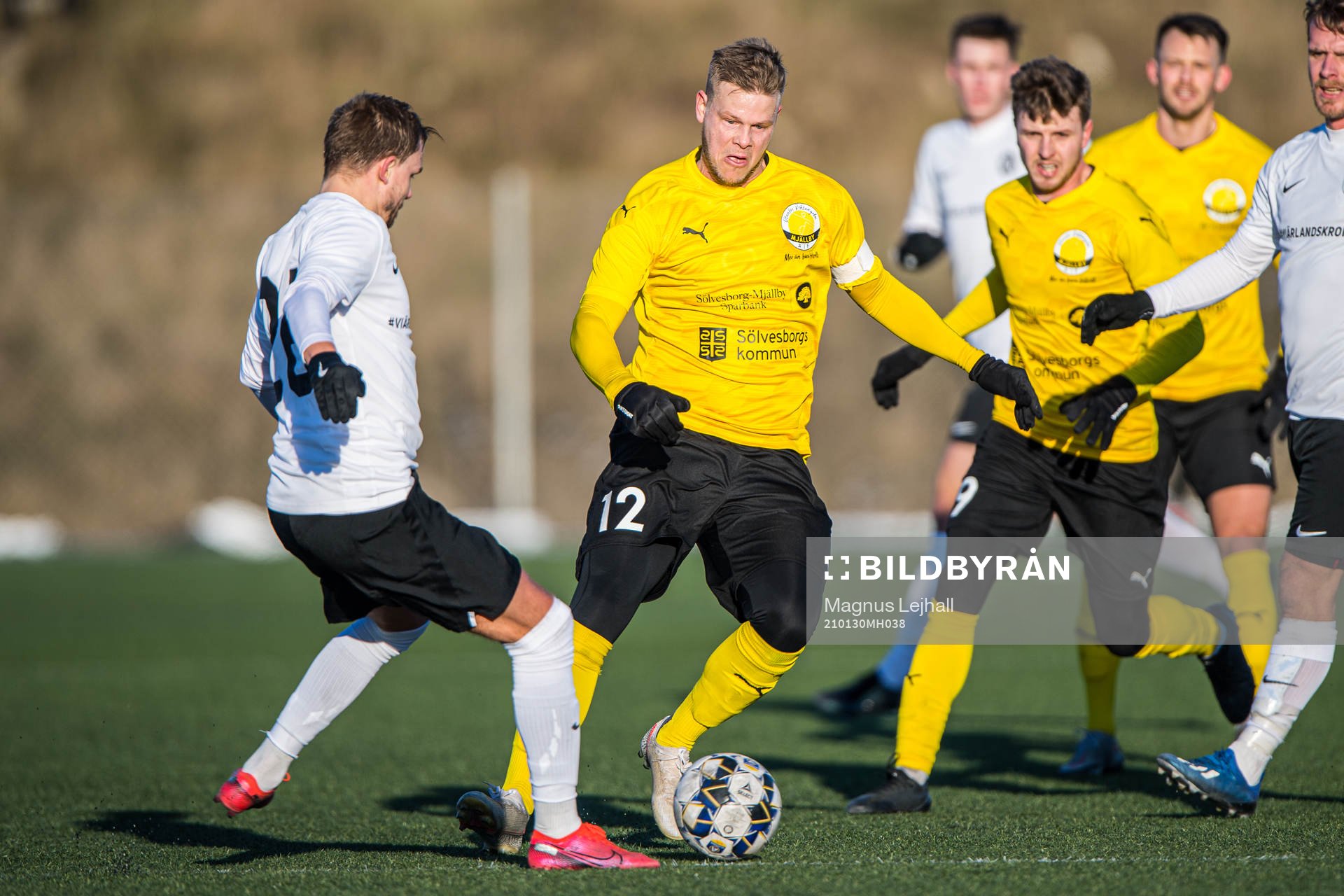 Mjällbys David Löfquist och Landskronas Jonathan Asp