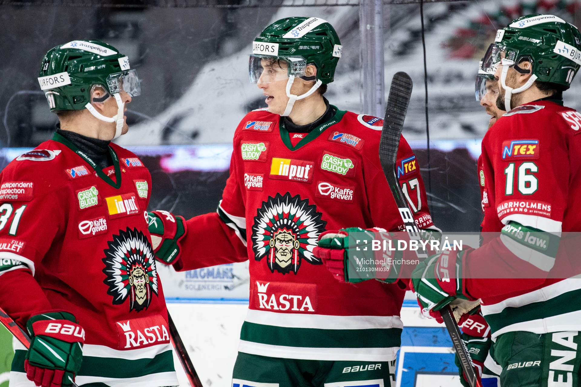 Frölundas Robin Alvarez (m) jublar med lagkamrater