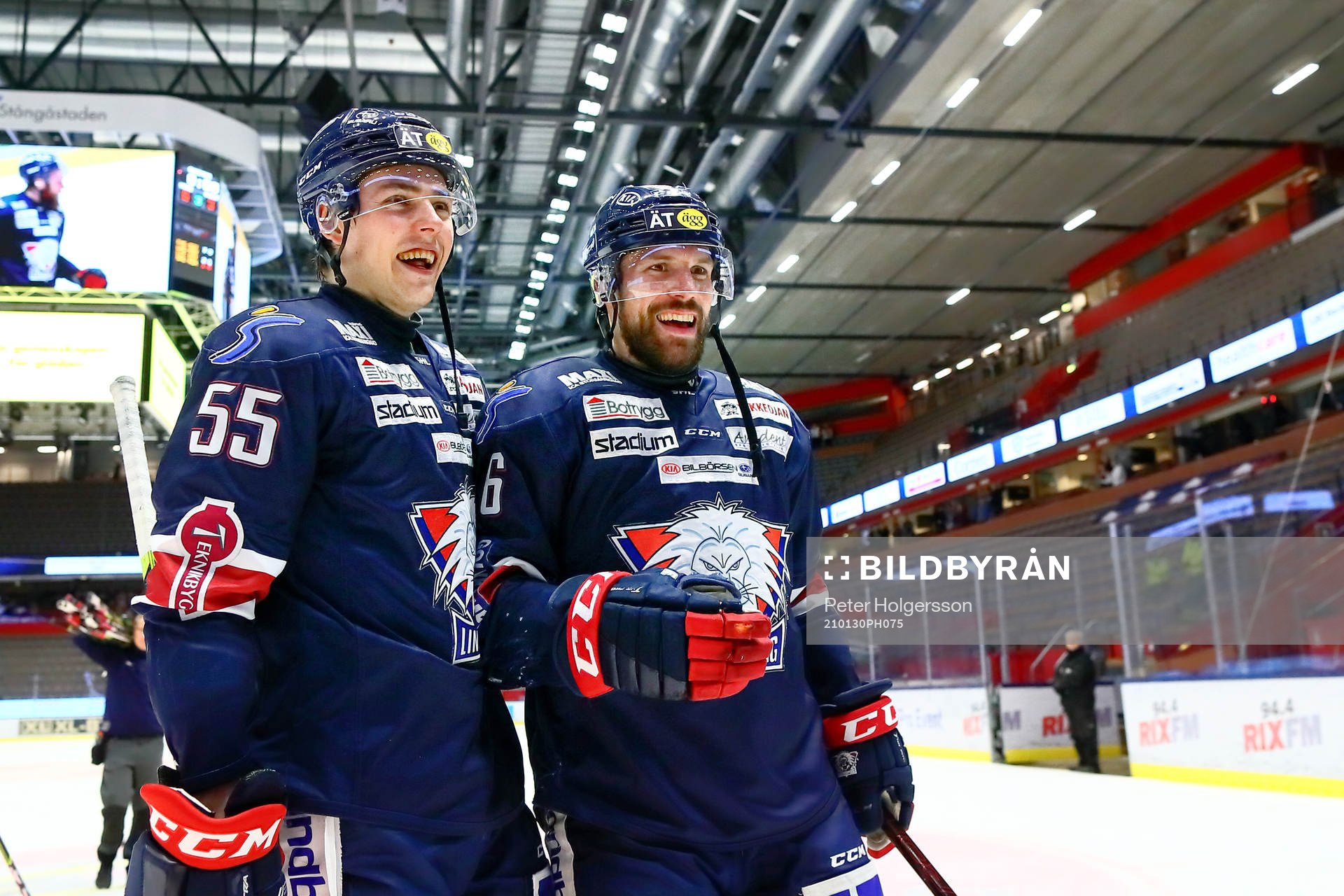 Linköpings Max Lindroth och Jonas Holös jublar