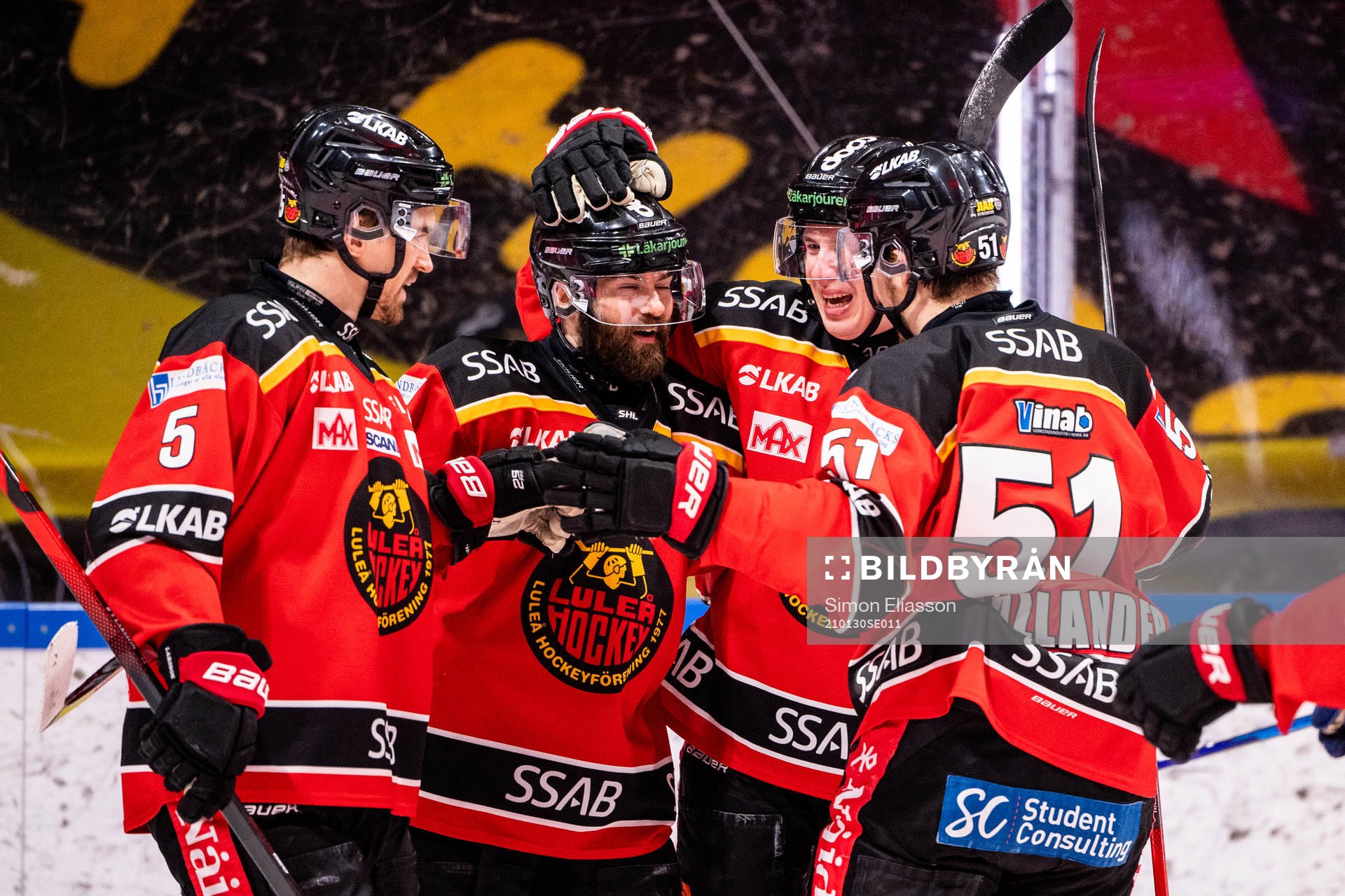 Luleås Arttu Ilomäki jublar