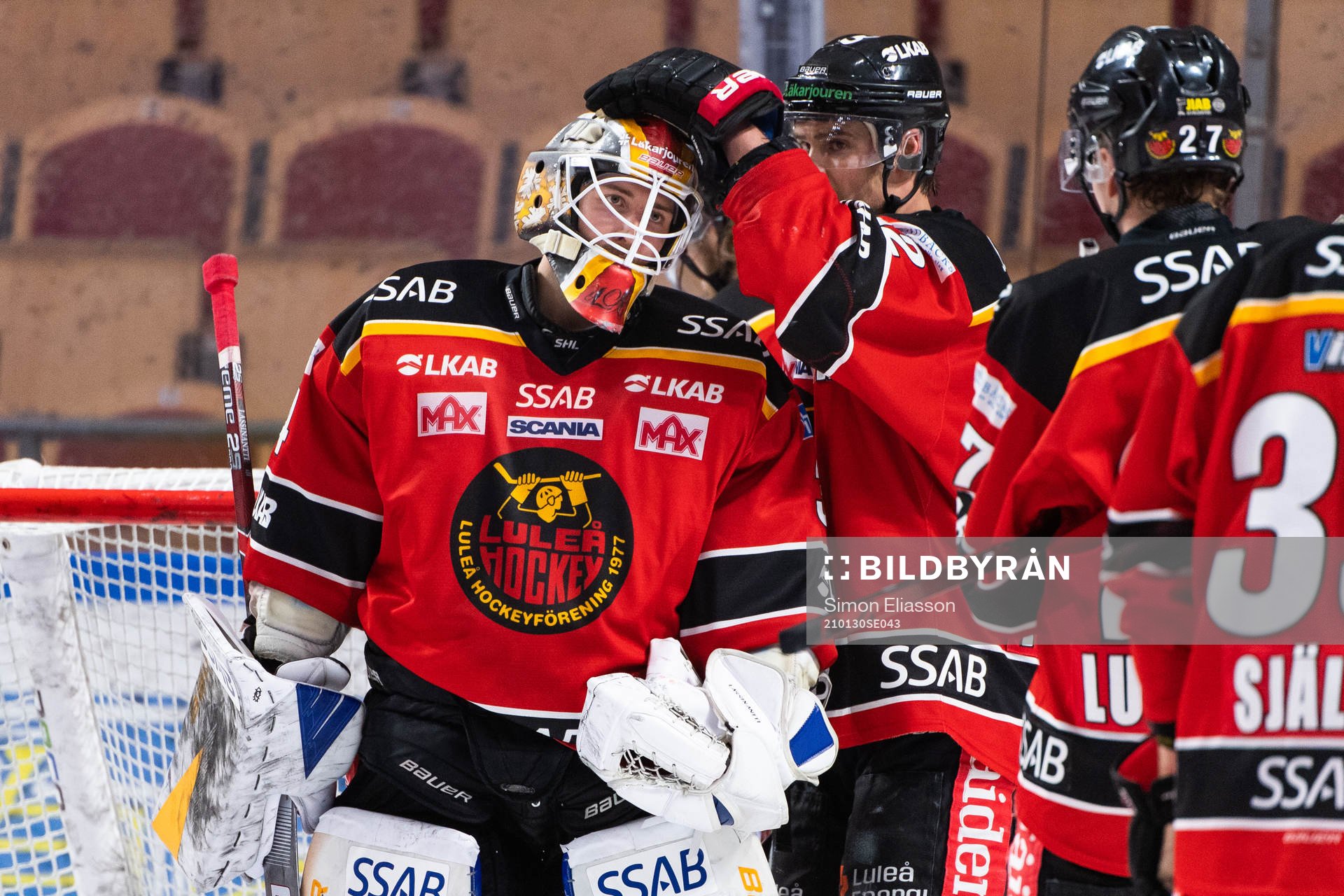 Luleås målvakt Joel Lassinantti jublar
