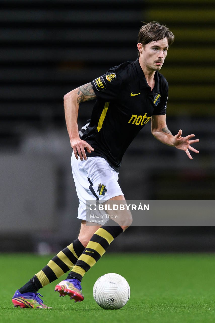 s Mikael Lustig