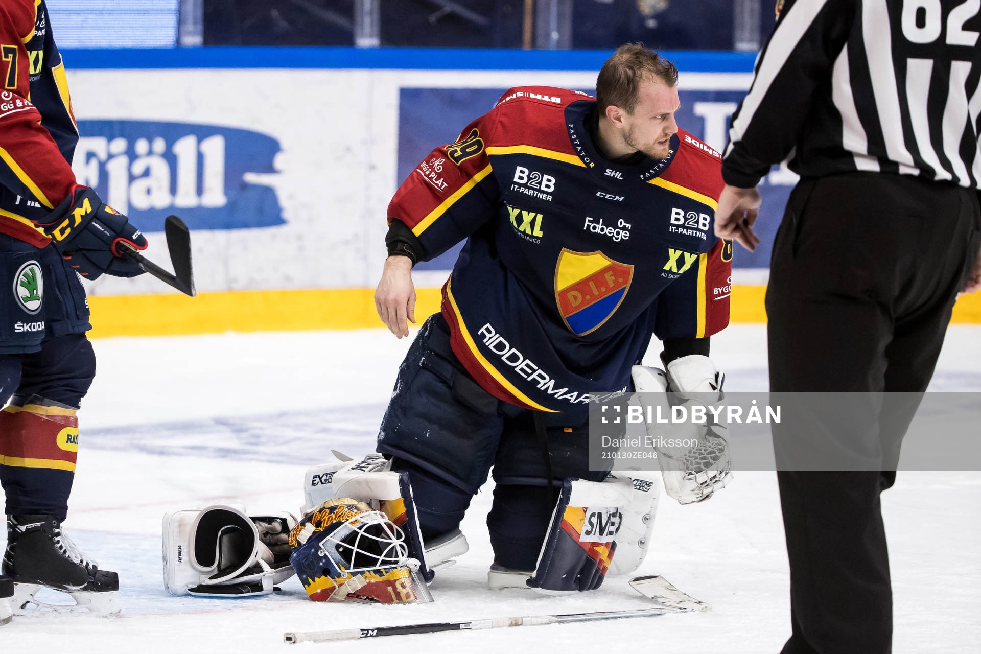 Djurgårdens målvakt Niklas Svedberg har ont