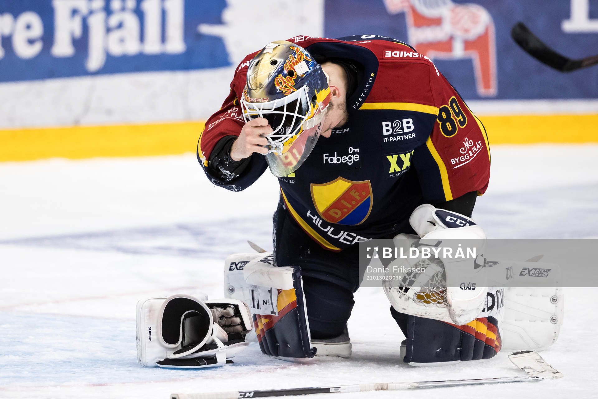Djurgårdens målvakt Niklas Svedberg har ont