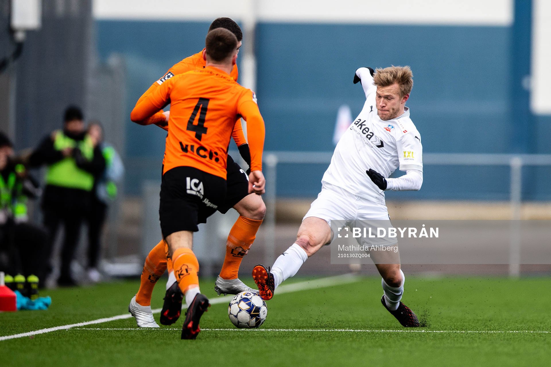 Torns Kevin Robért och Helsingborgs Andreas Landgren