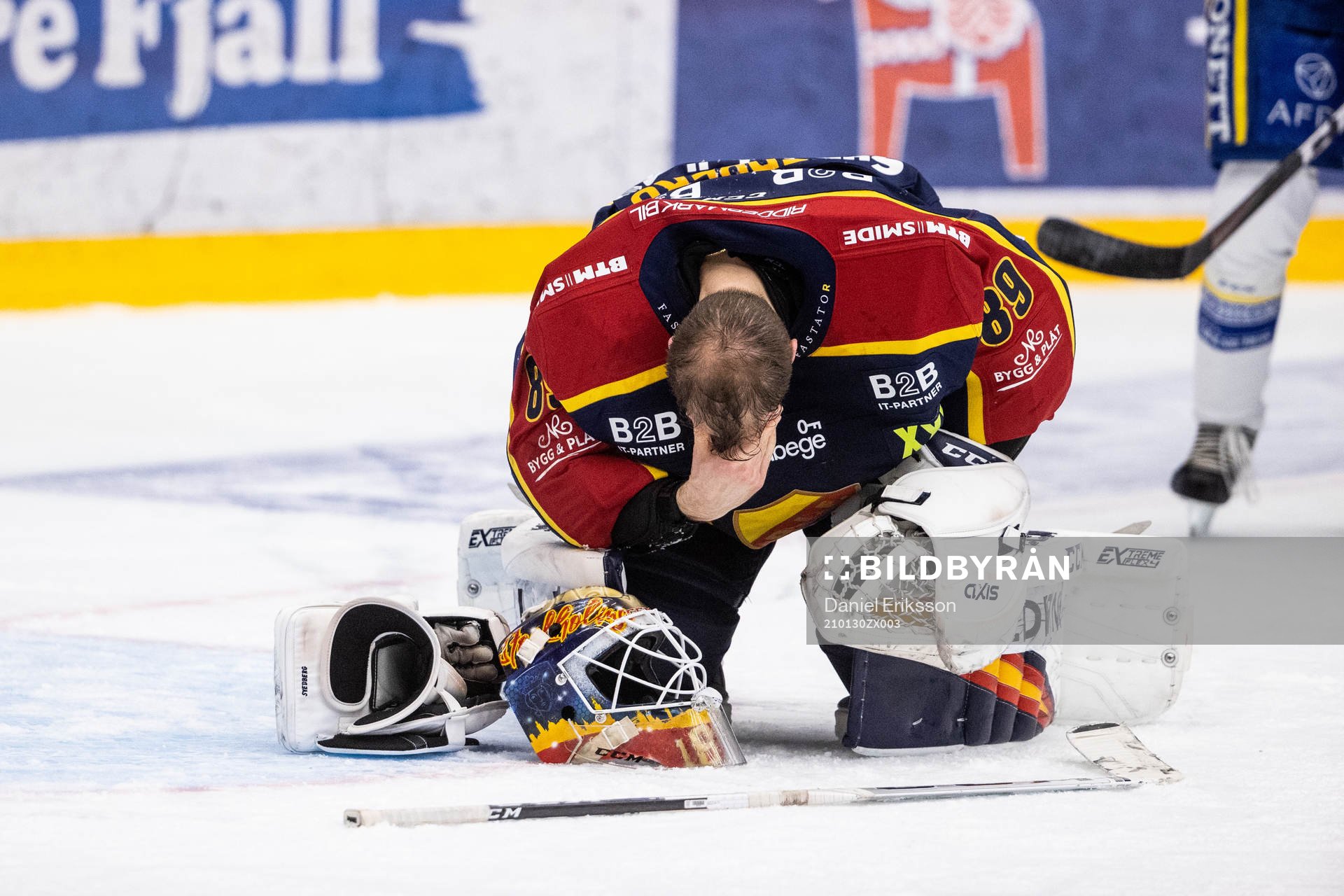 Djurgårdens målvakt Niklas Svedberg har ont