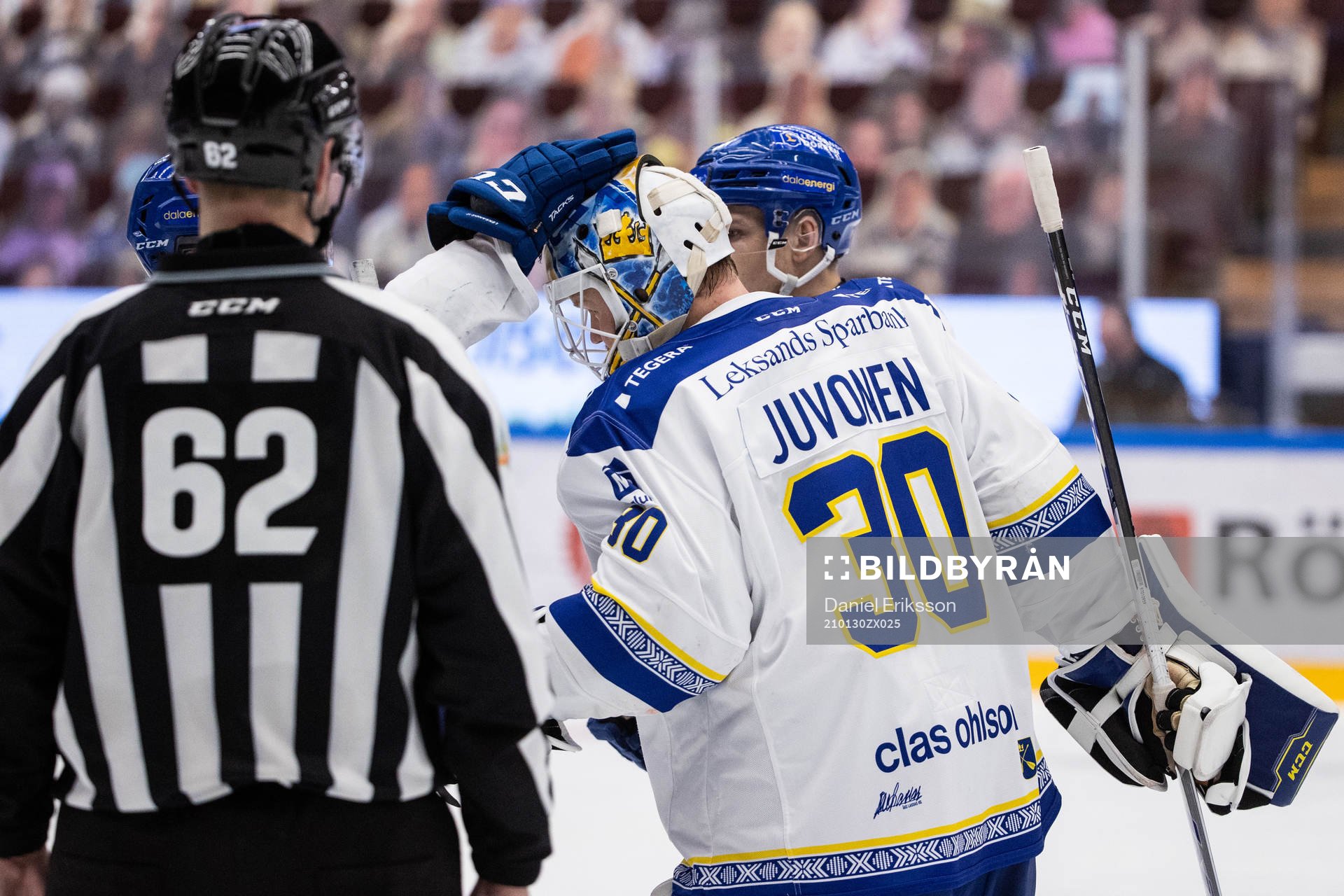 Leksands målvakt Janne Juvonen jublar