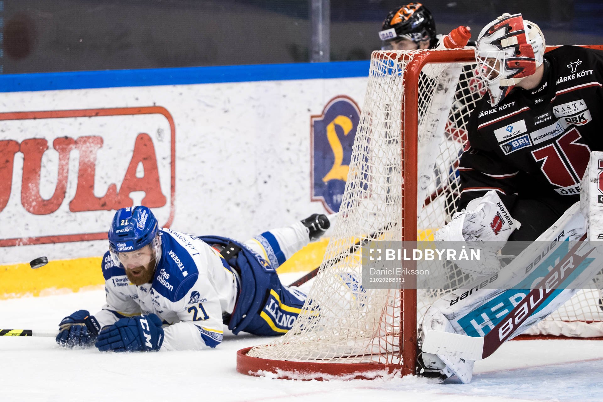 Leksands Mattias Ritola och Örebros målvakt Jonas Arntzen