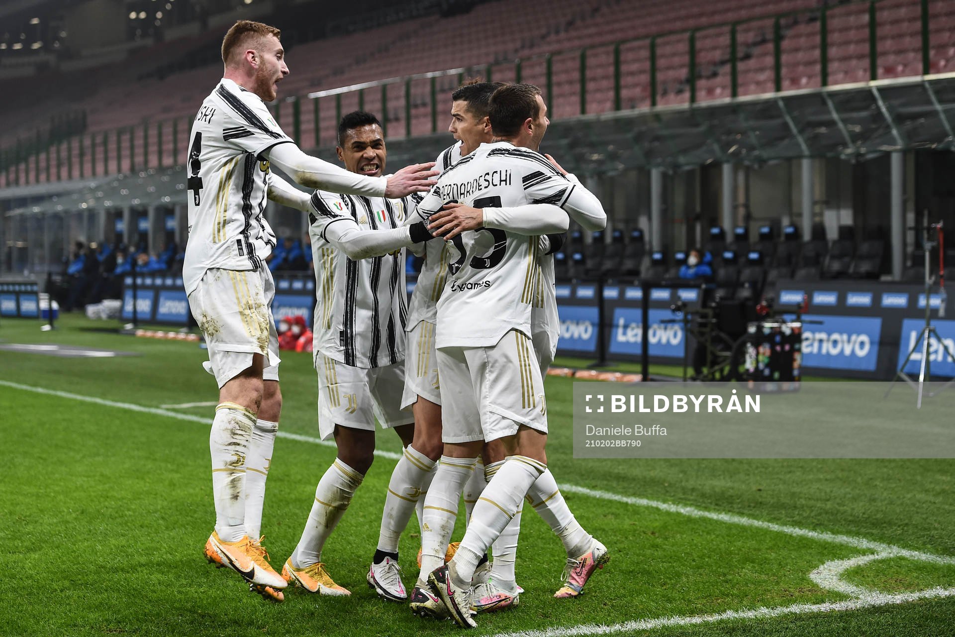 Cristiano Ronaldo celebrate with Dejan Kulusevski of
