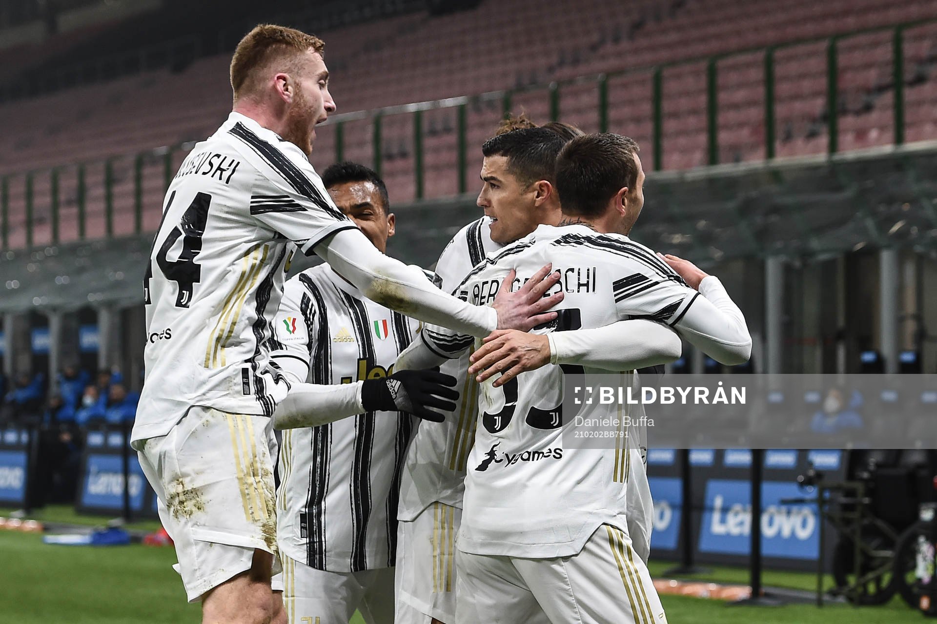 Cristiano Ronaldo celebrate with Dejan Kulusevski of