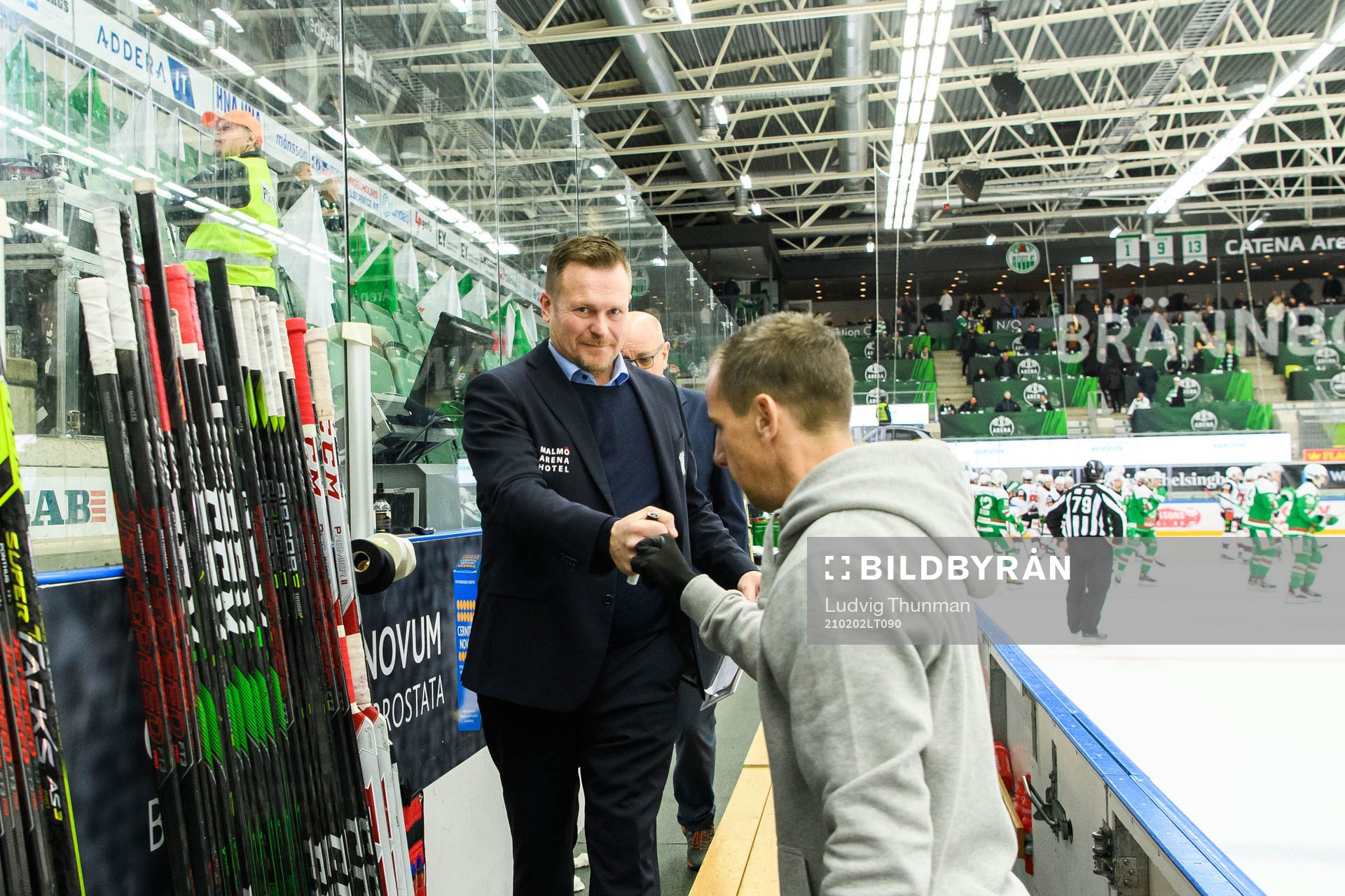 Malmö Redhawks tränare Joakim Fagervall jublar