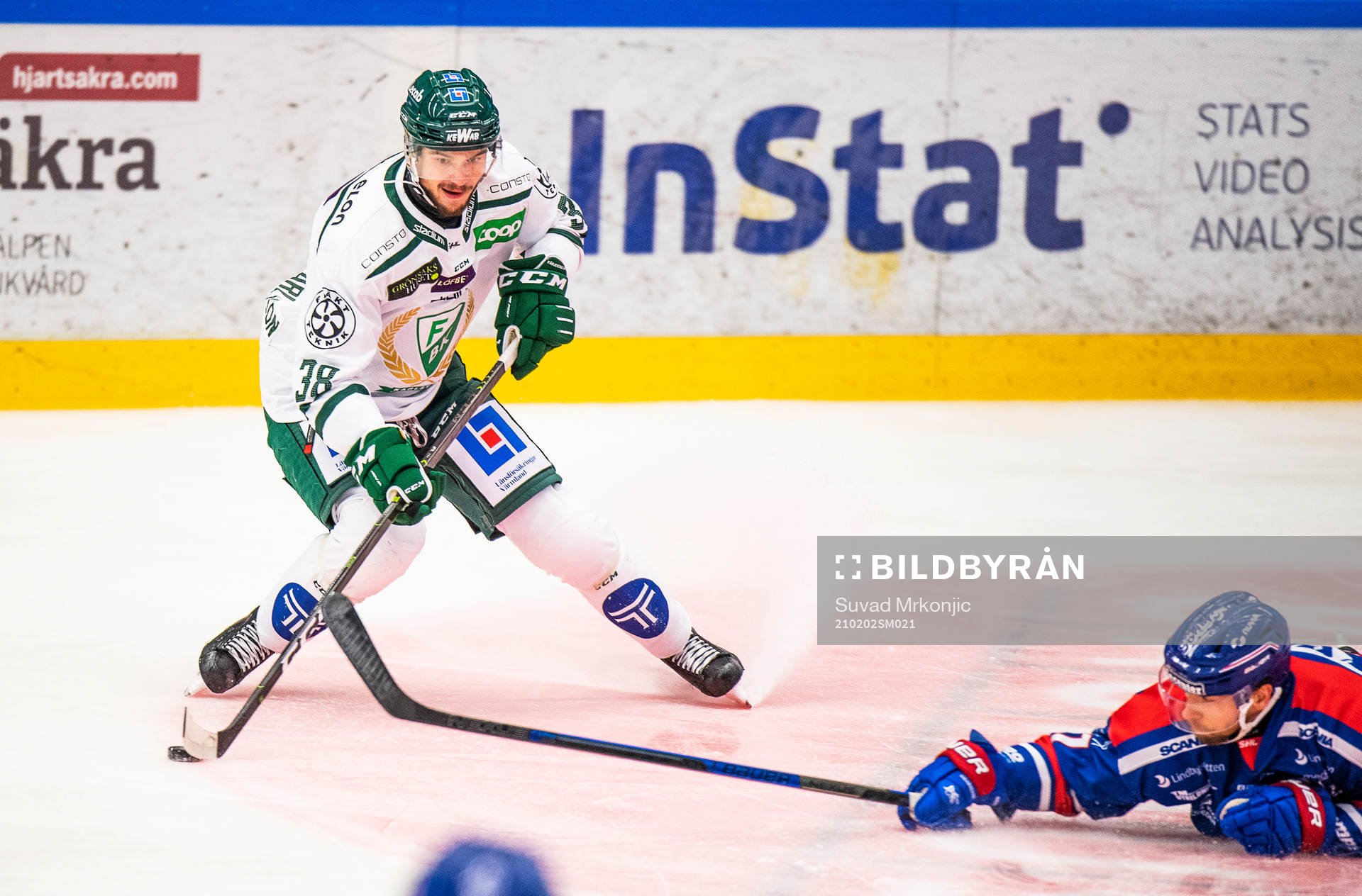 Färjestads Jakob Forsbacka Karlsson och Oskarshamns Brian