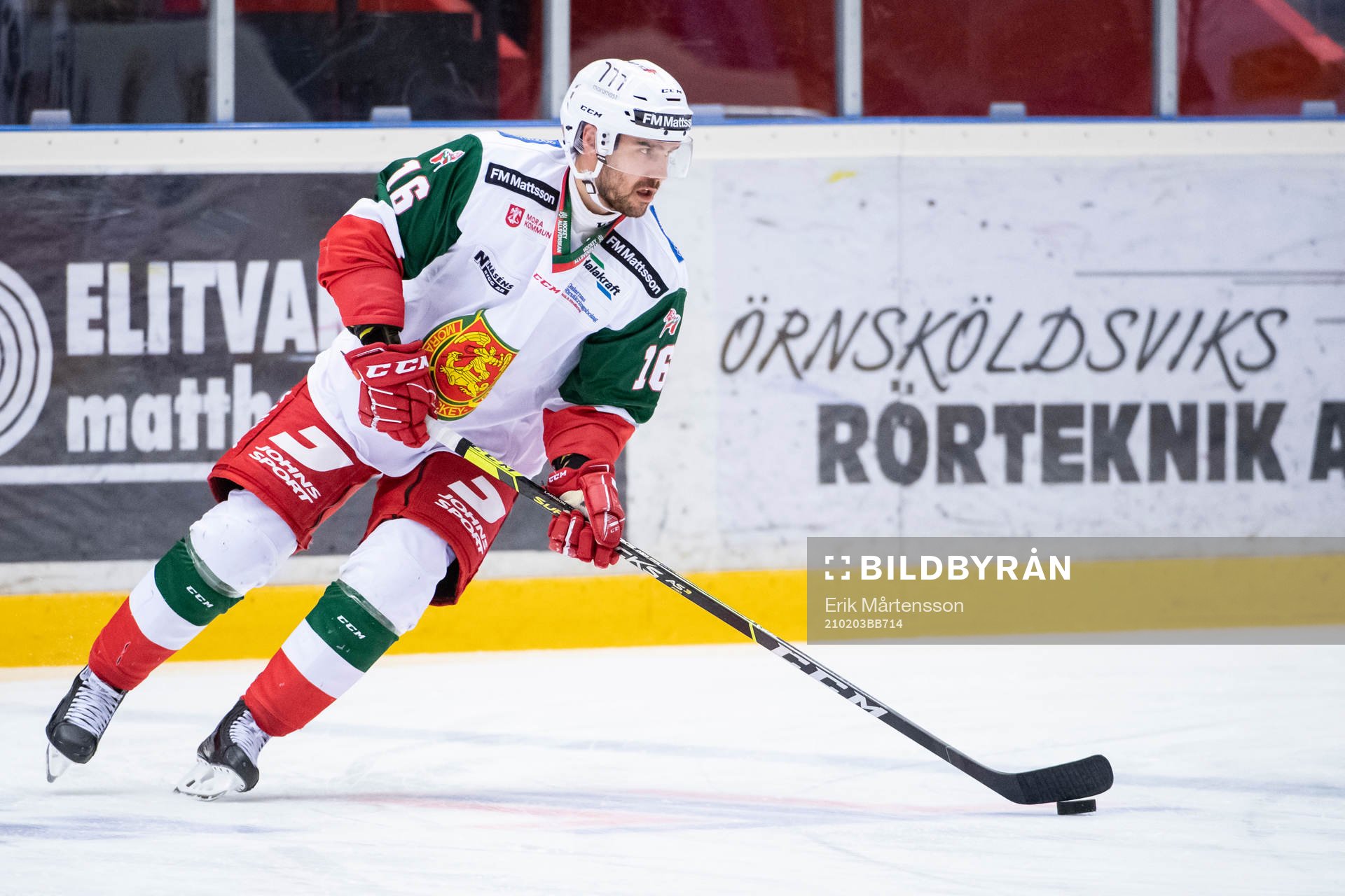 Moras Ludvig Larsson värmer upp