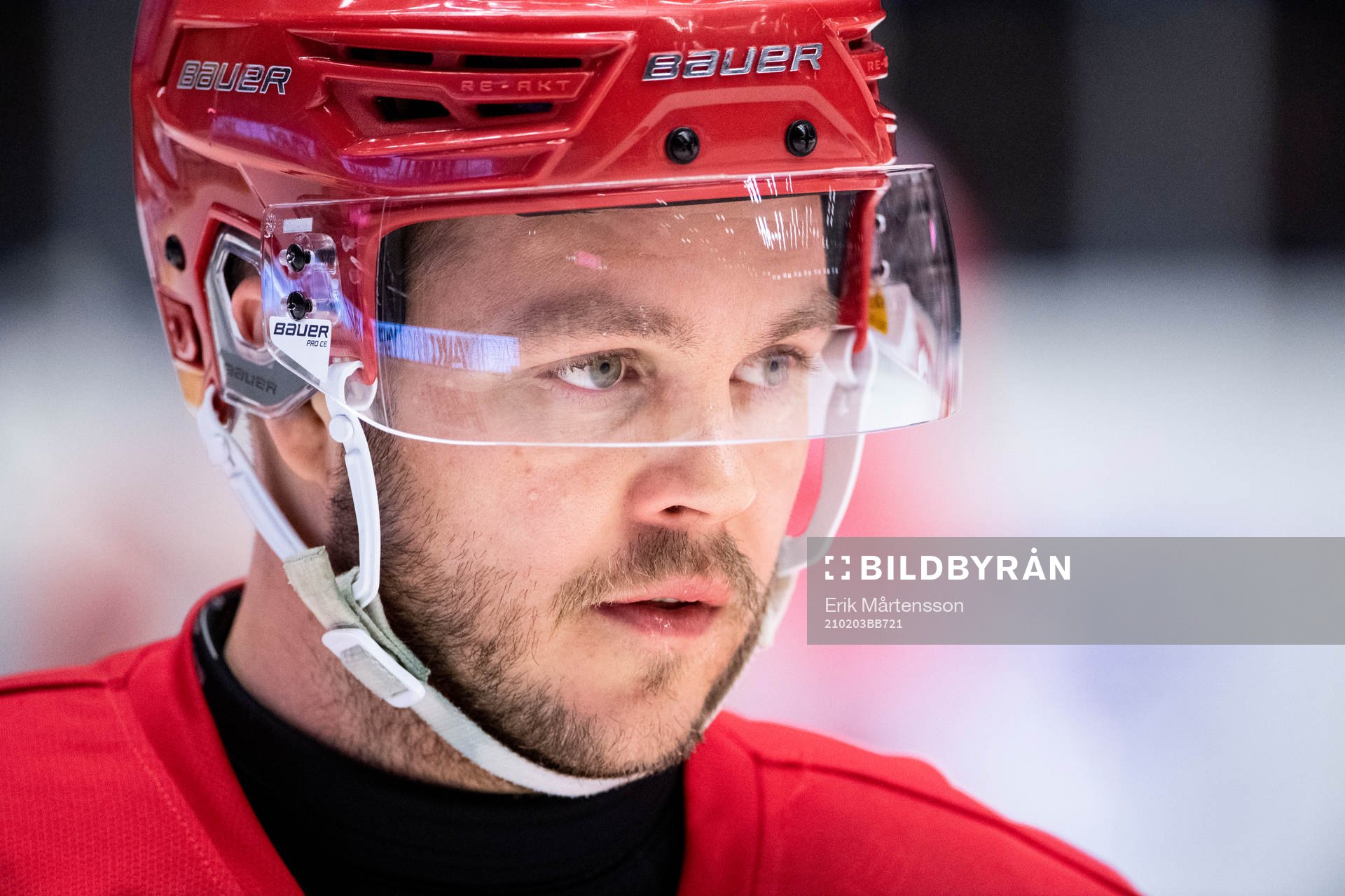 Modos Tommy Enström värmer upp