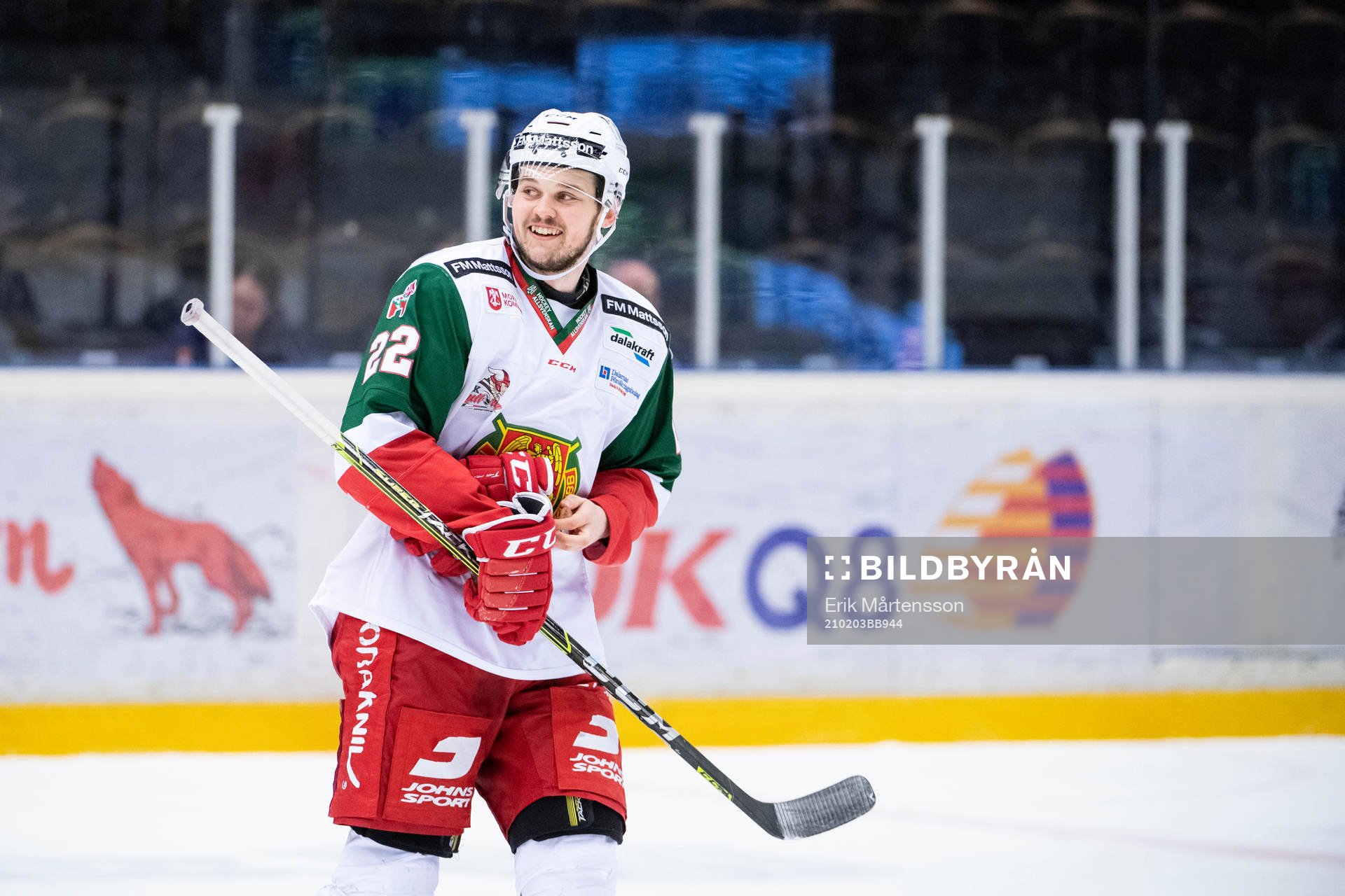 Moras Måns Carlsson jublar