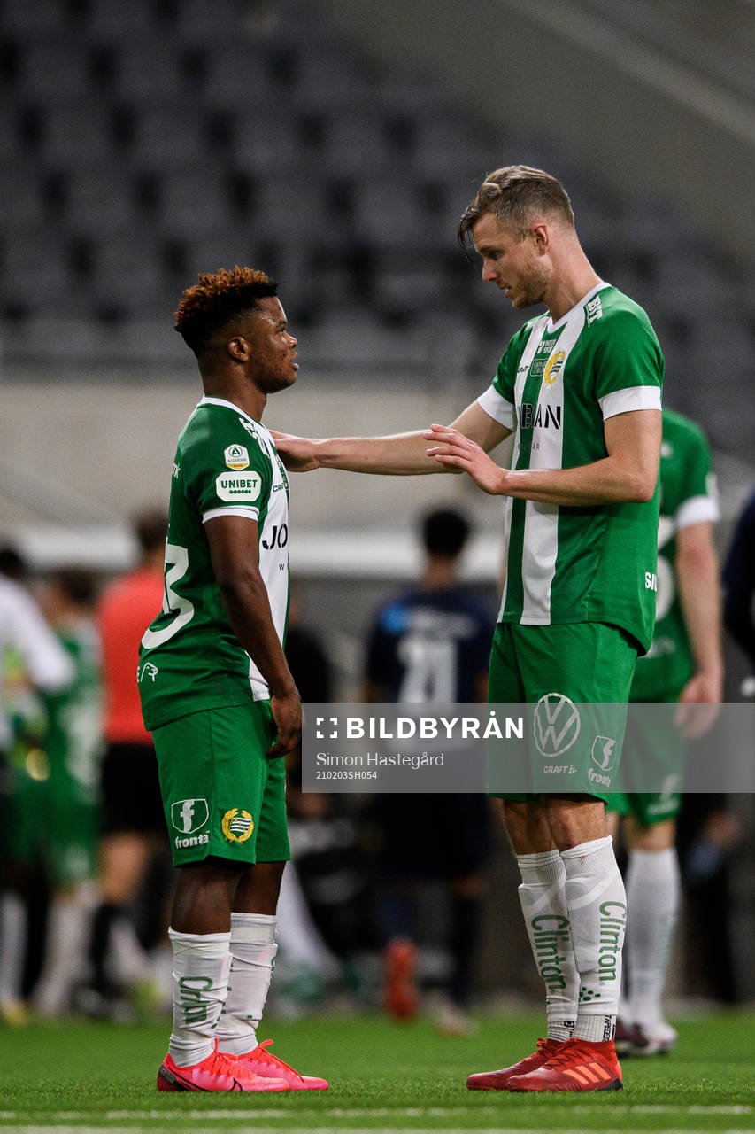 Hammarbys Akinkunmi Amoo och Richard Magyar deppar