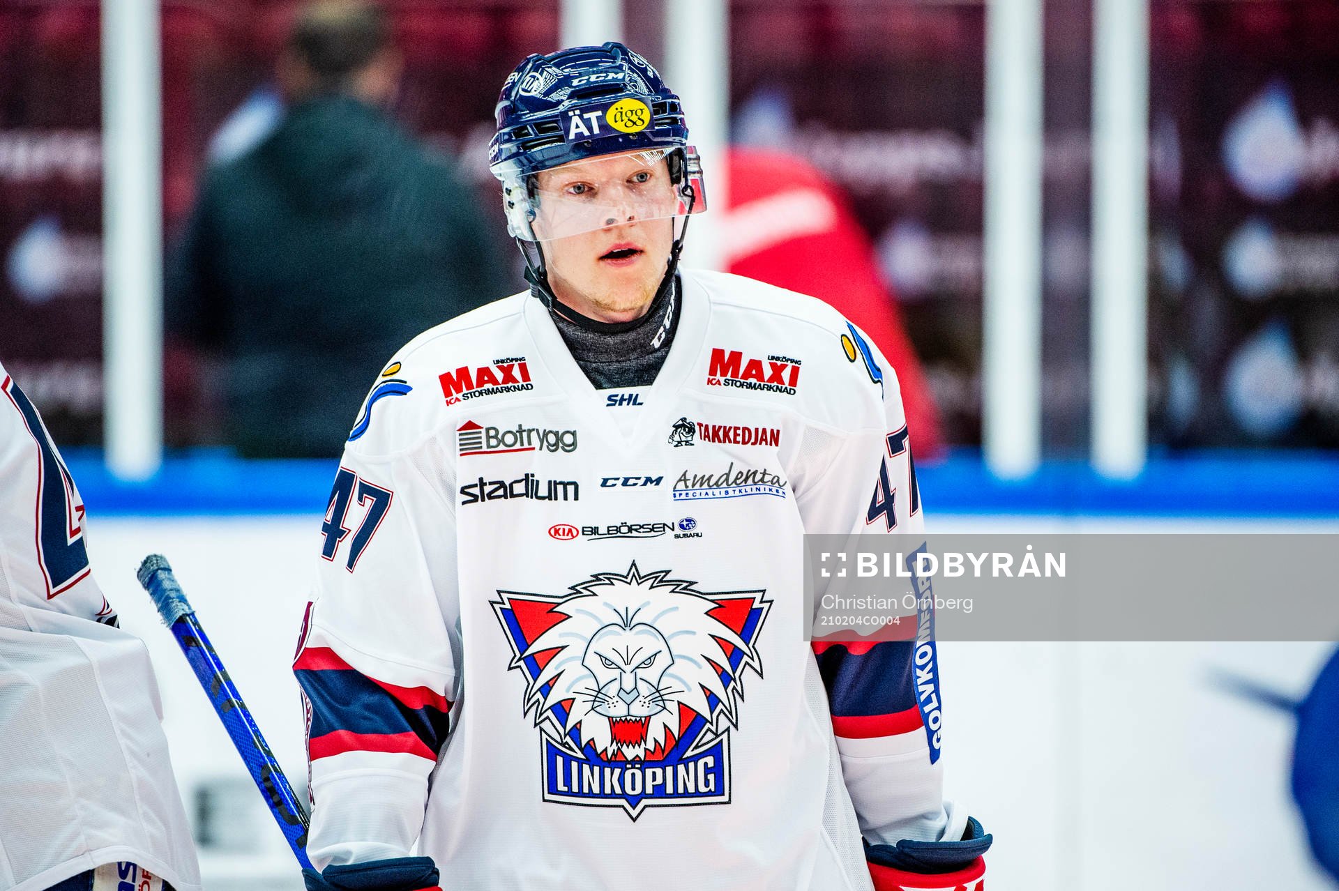 Linköpings Anton Karlsson värmer upp innan