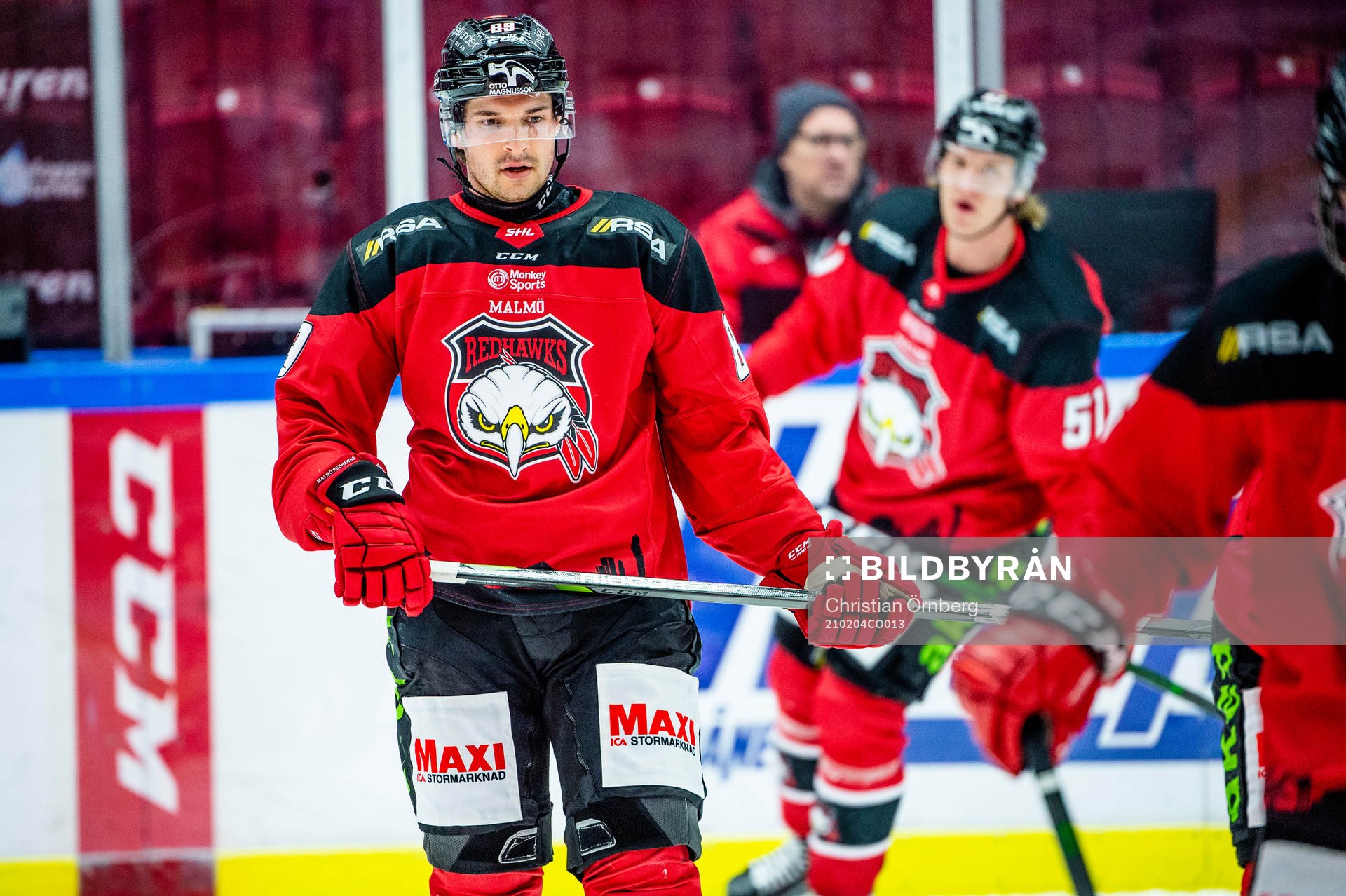 Malmö Redhawks Matt Puempel värmer upp innan