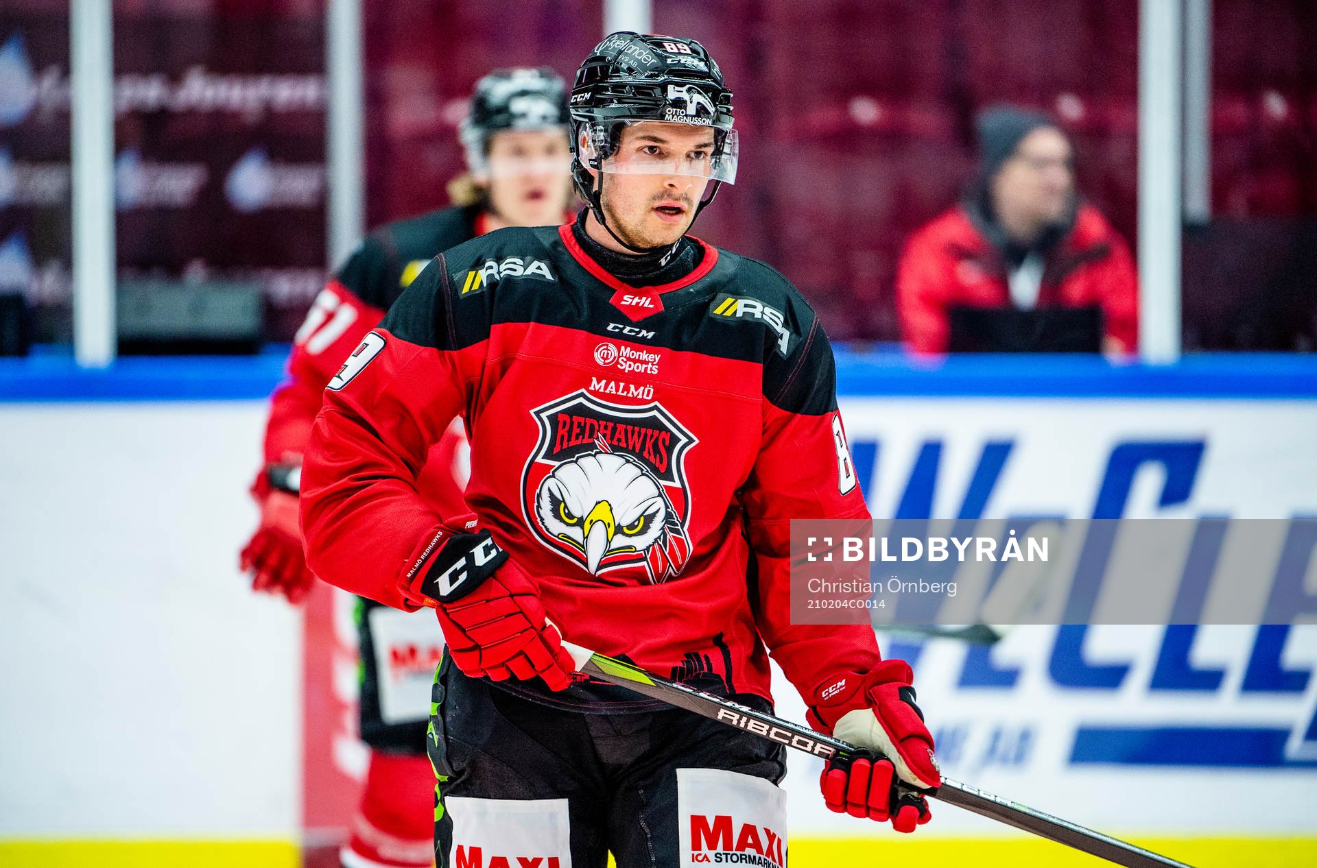 Malmö Redhawks Matt Puempel värmer upp innan