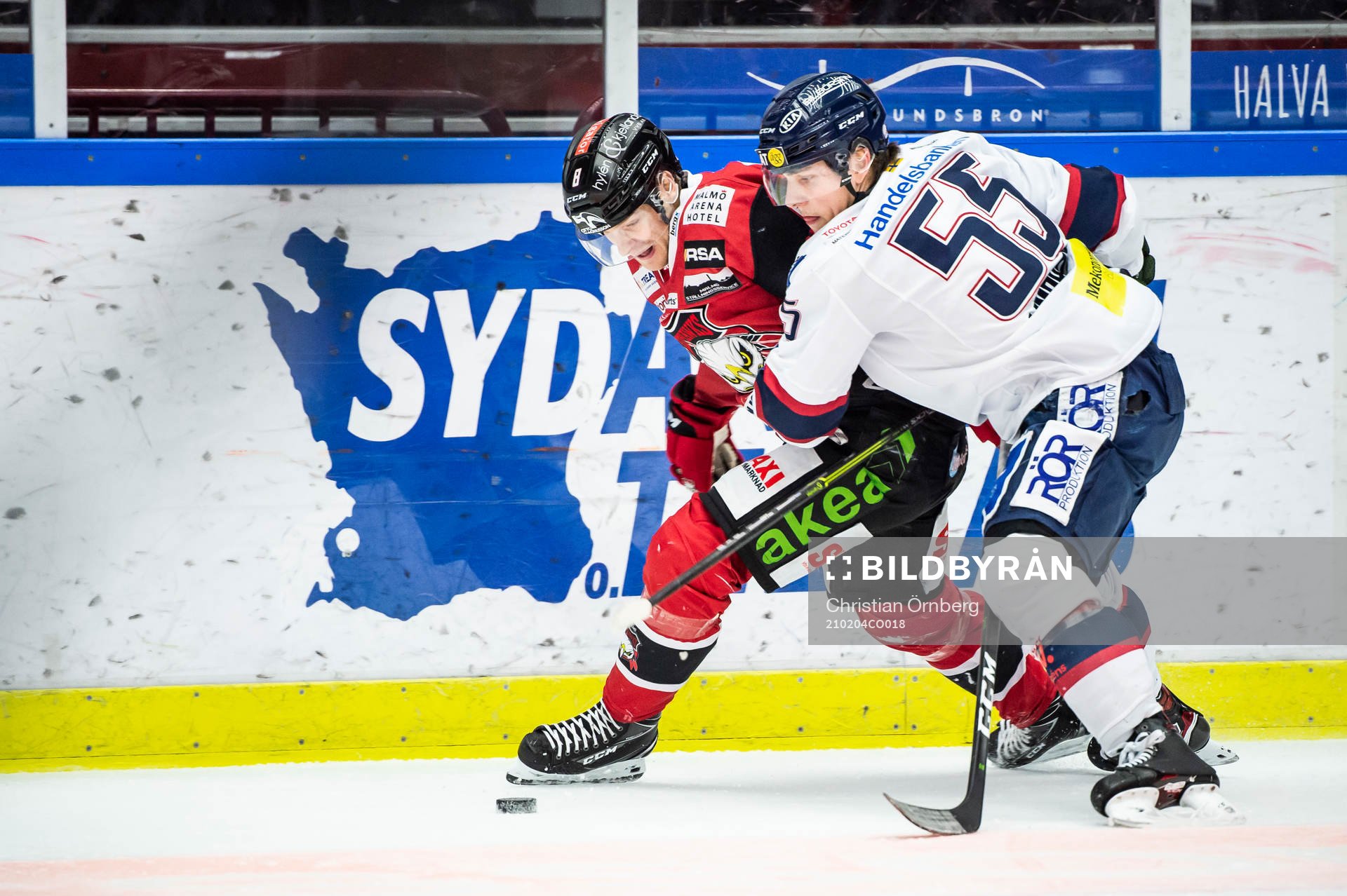 Malmö Redhawks Johan Olofsson och Linköpings Max Lindroth