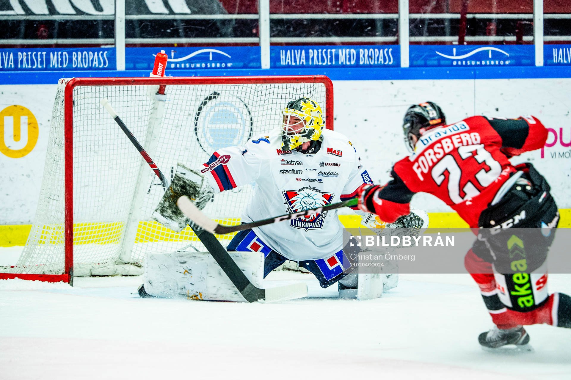 Malmö Redhawks Christoffer Forsberg gör 1-1 på
