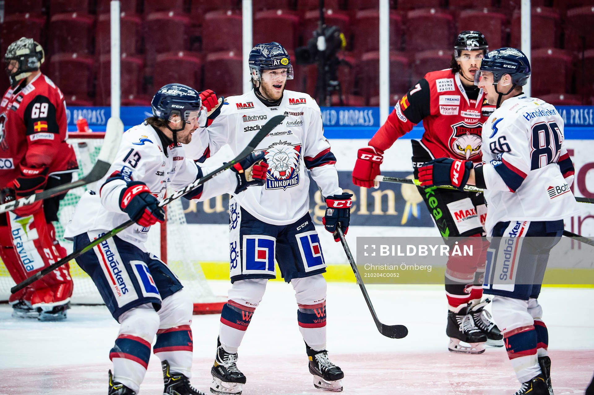 Linköpings Andrew Gordon. Niko Ojamäki och Tyler Morley