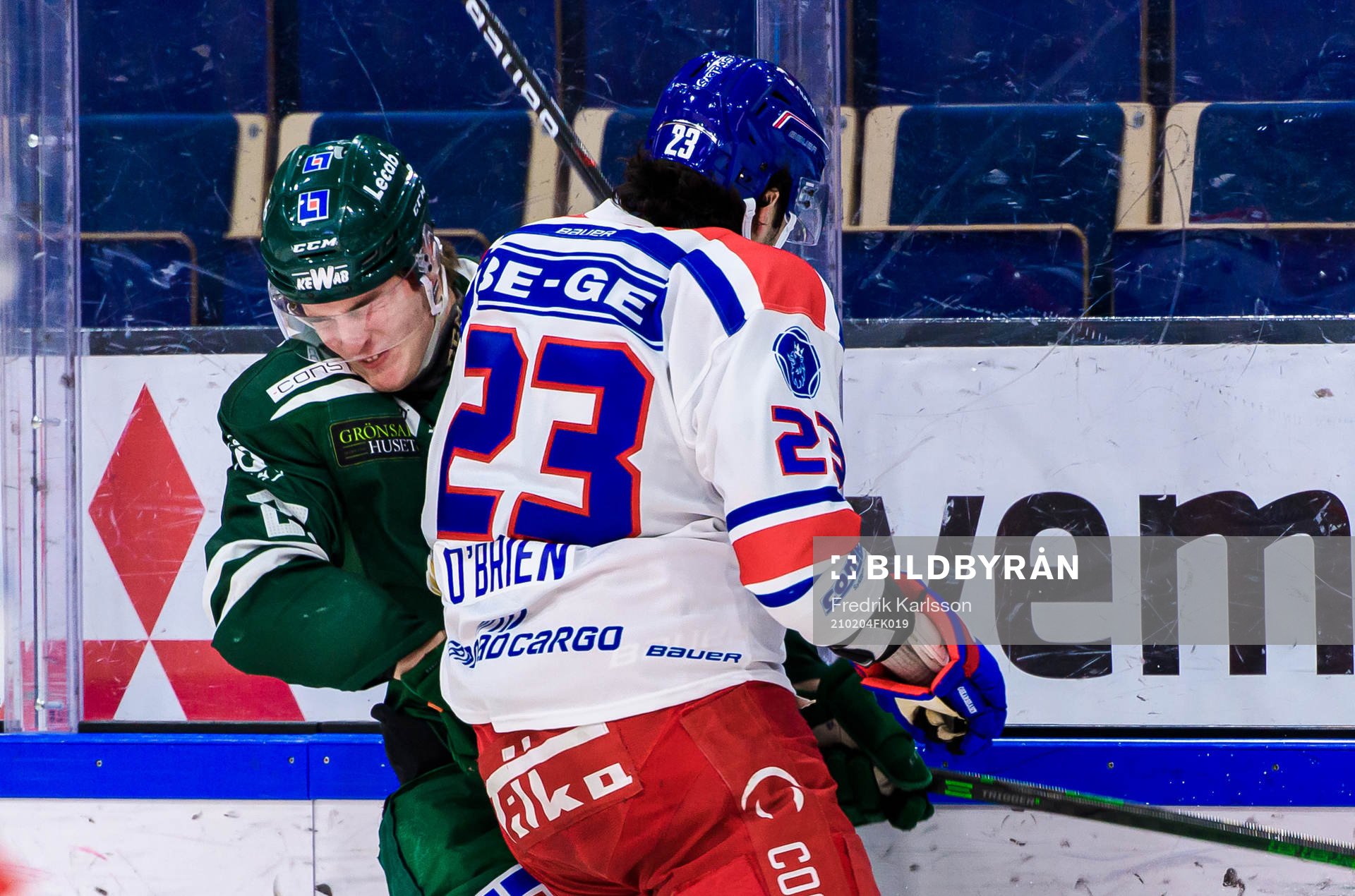 Färjestads Oskar Bäck och Oskarshamns Andrew Obrien