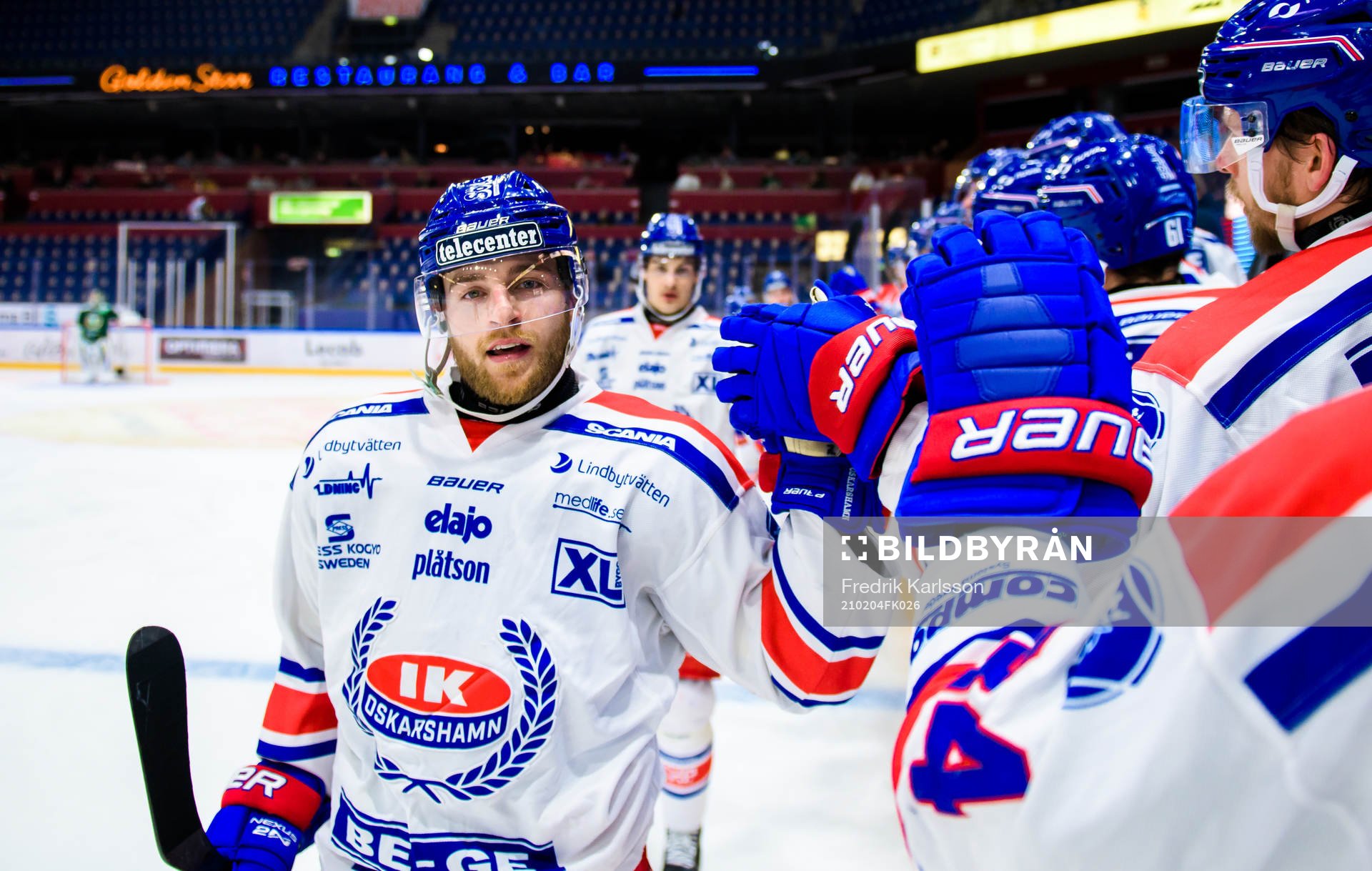 Oskarshamns Adam Janosik jublar med lagkamrater