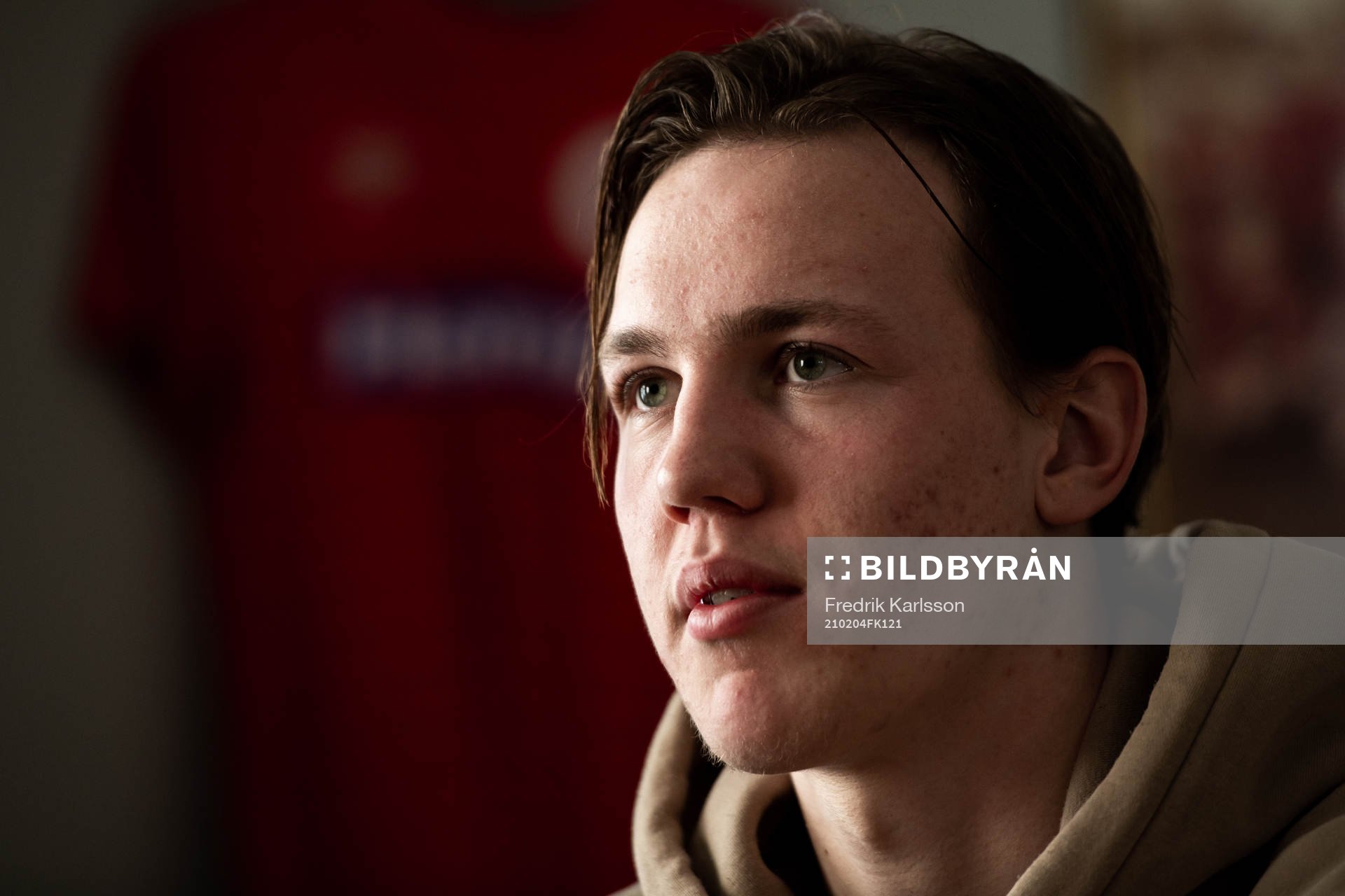 Degerfors IF Adam Carlen blir intervjuad