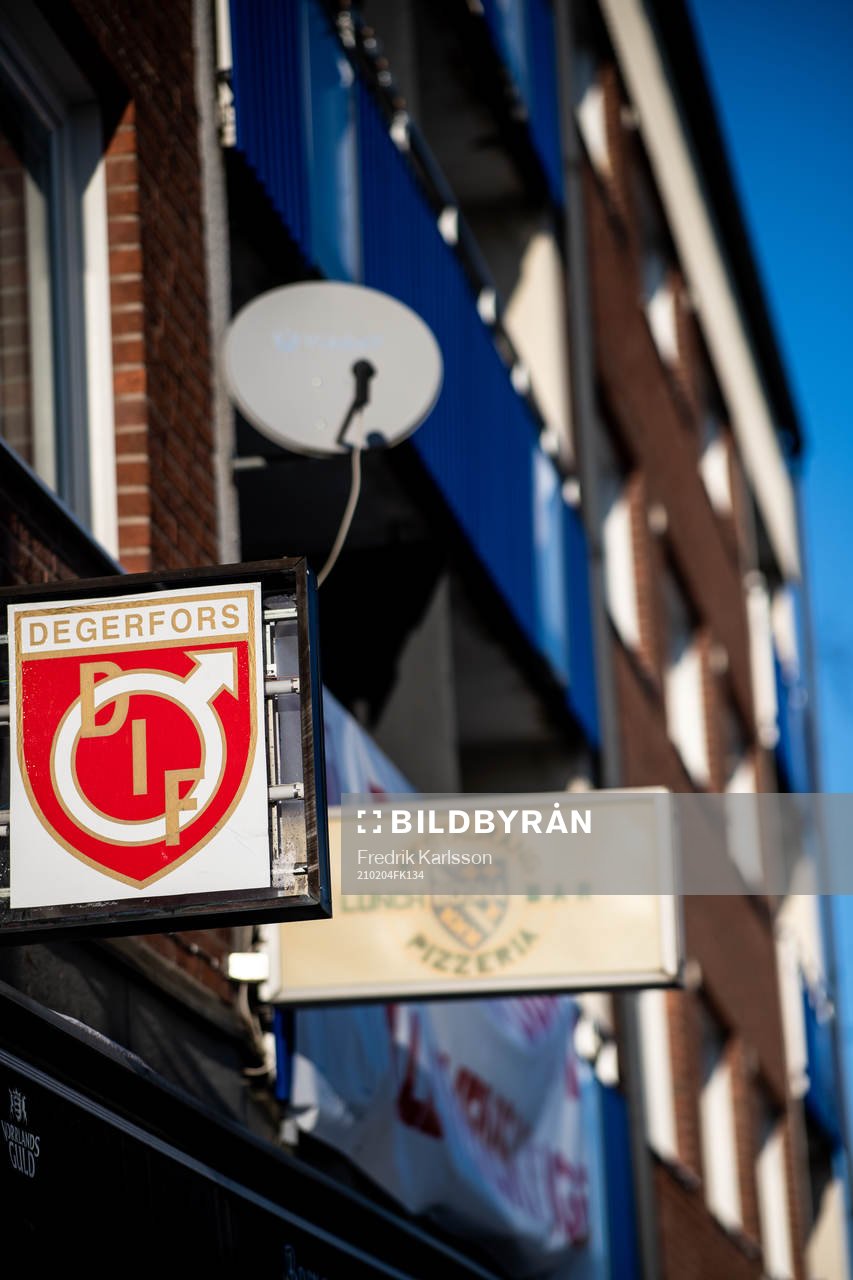 Degerfors IF på en skylt ovanför restaurang Bosna