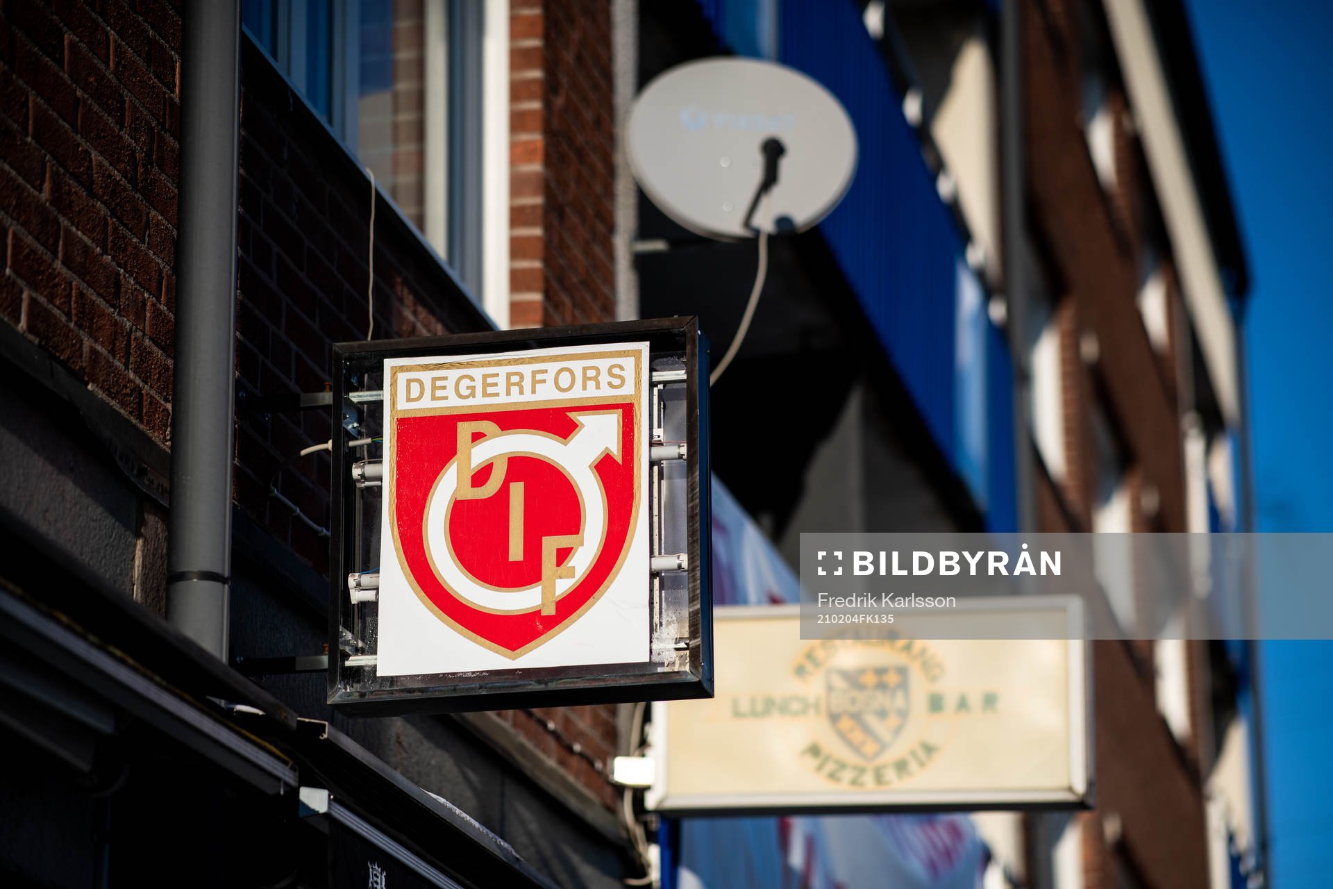 Degerfors IF på en skylt ovanför restaurang Bosna