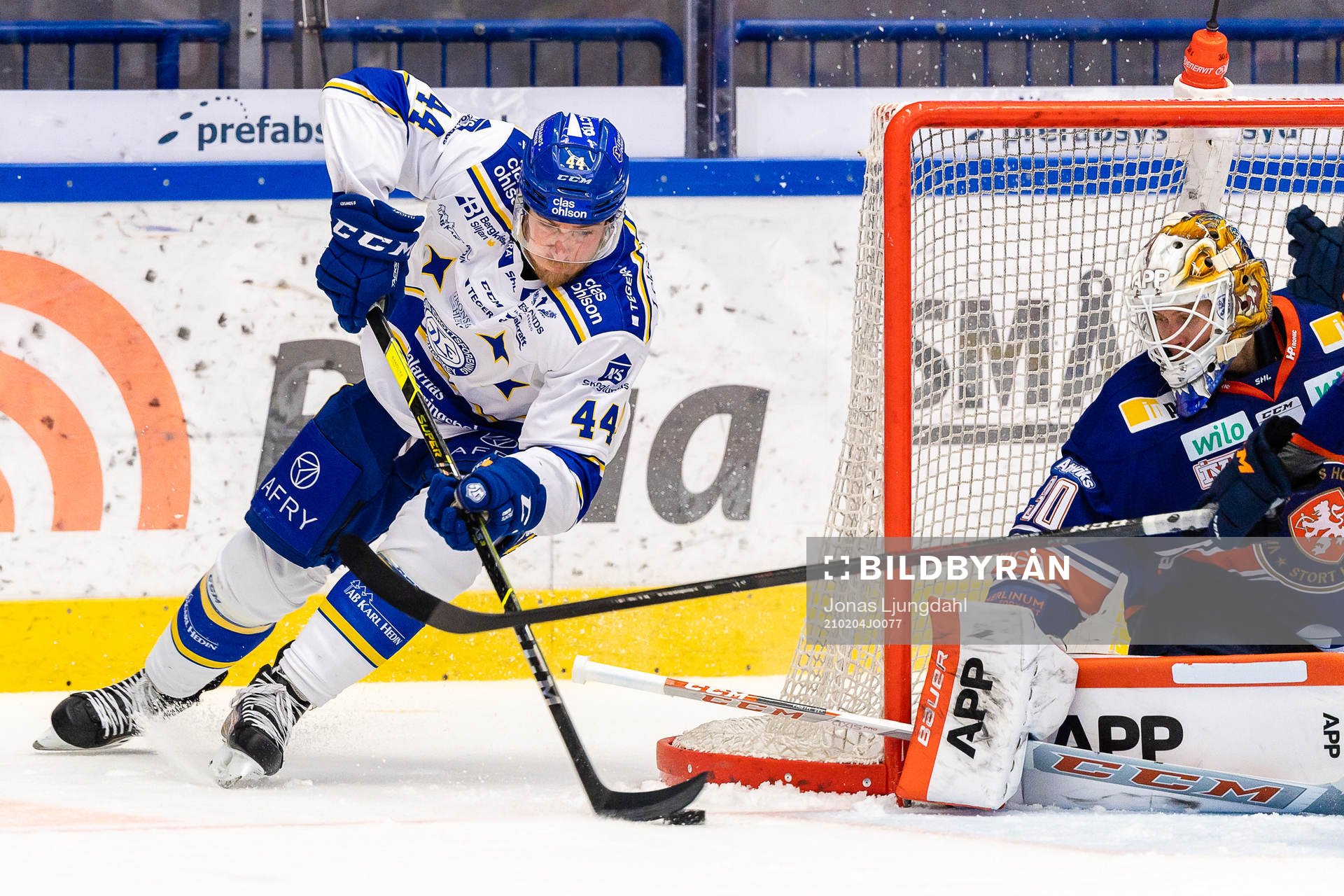 Leksands Carter Ashton oroar vid Växjös målvakt Viktor