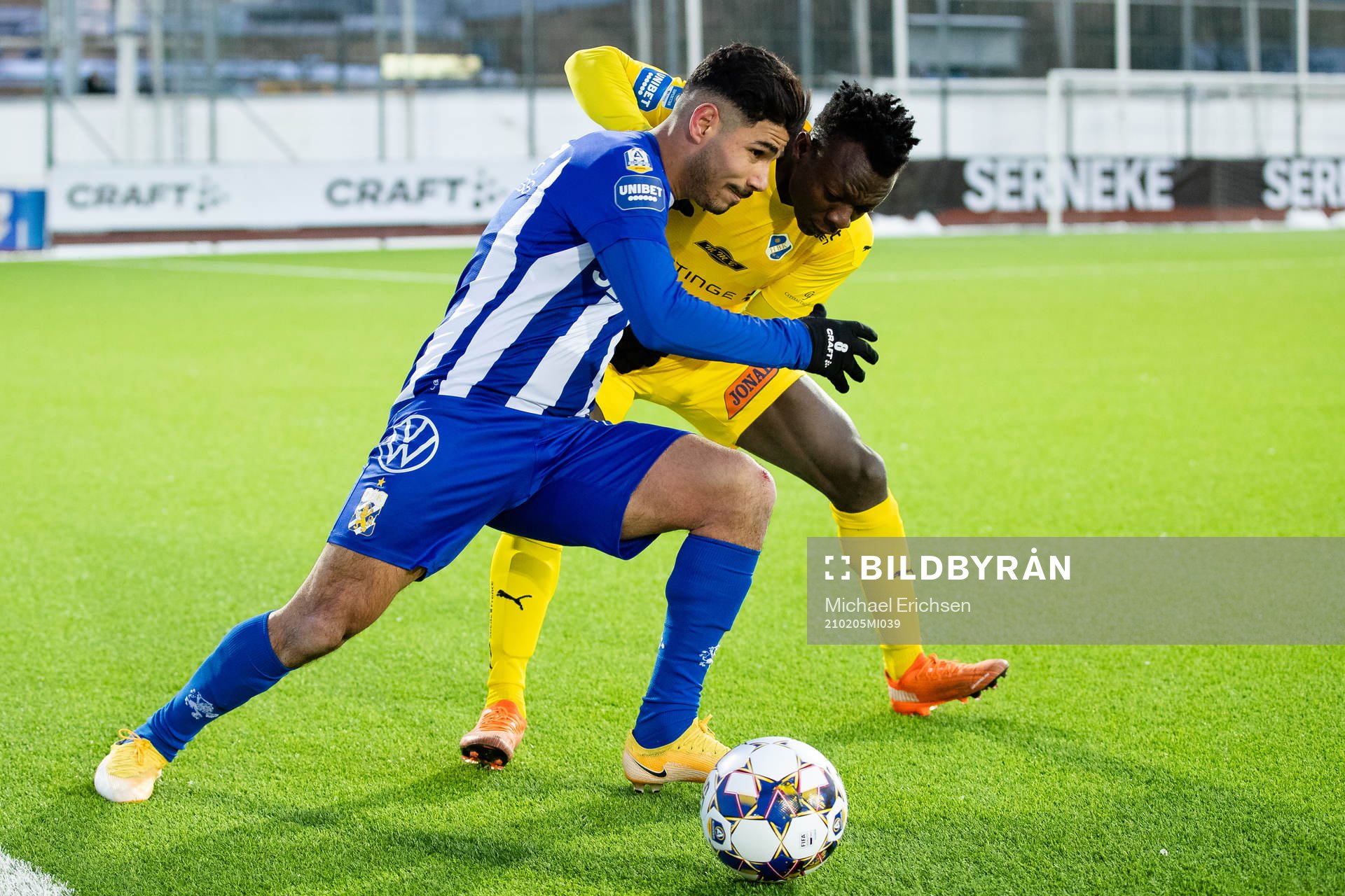 IFK Göteborgs Hosam Aiesh och Halmstads Thomas Boakye