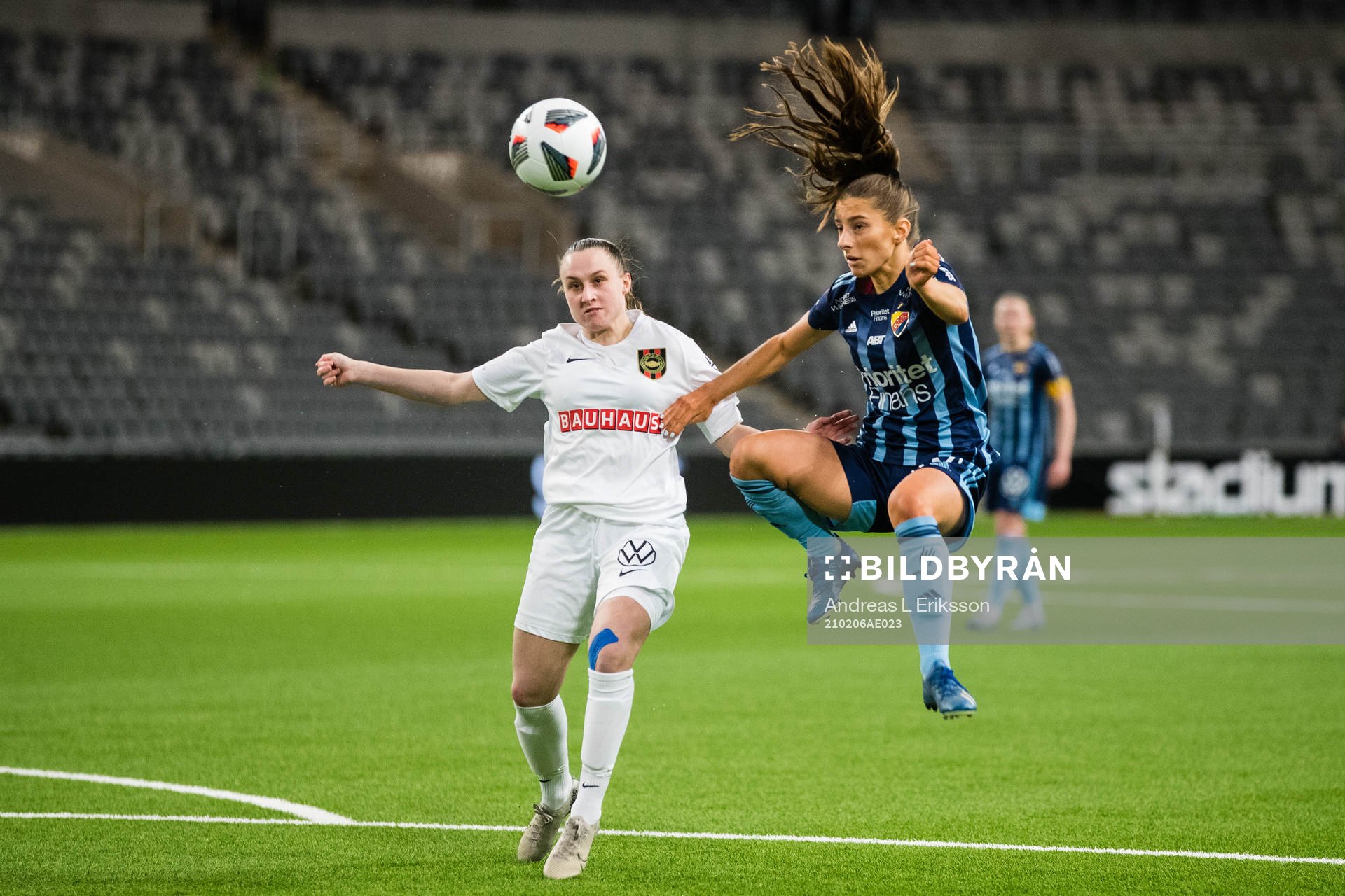 Brommapojkarnas Jennifer Sjösten och Djurgårdens Tilde
