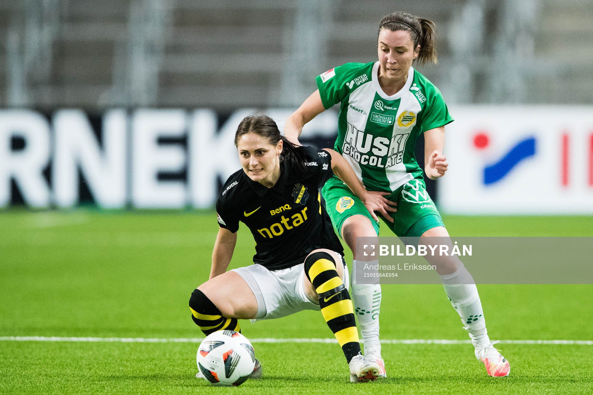 s Linda Hallin och Hammarbys Fanny rönnlund Hjelm
