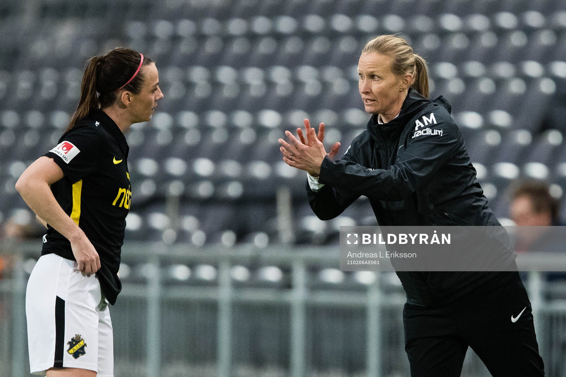 s Hallbera Gisladottir och manager Anne Mäkinen