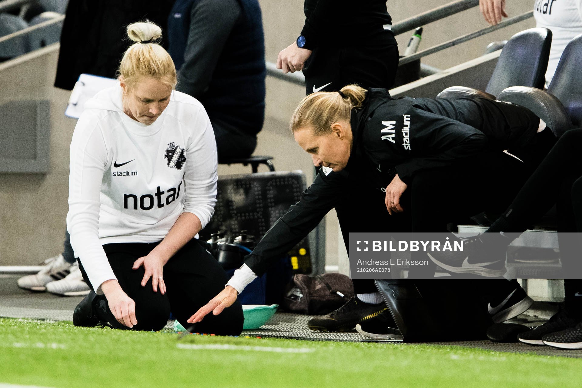 s tränare Maiju Ruotsalainen och manager Anne Mäkinen