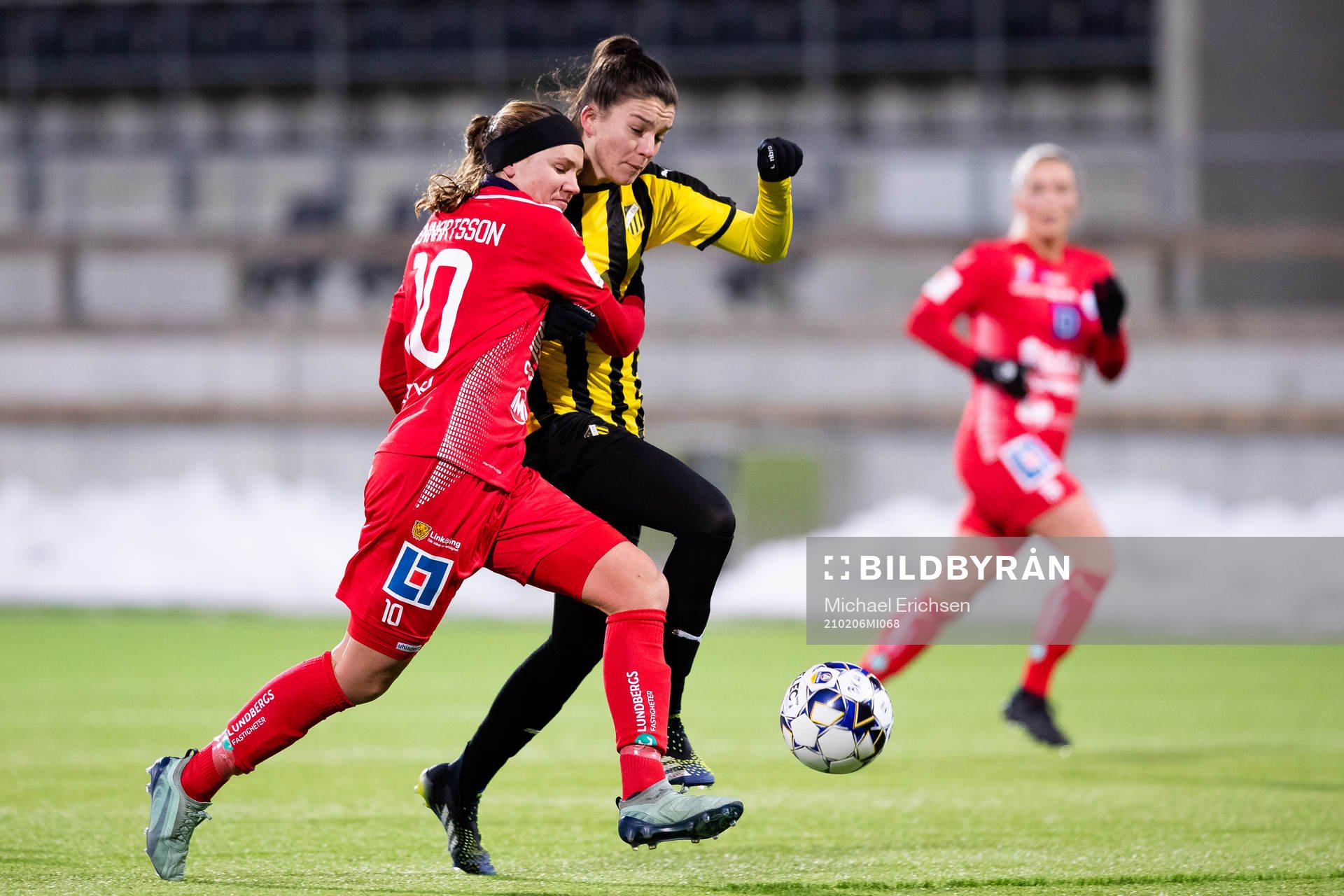 Linköpings Emma Lennrtsson och Häckens Anna Julia Csiki