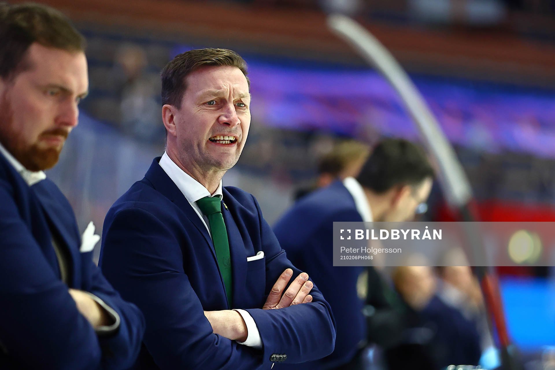 Färjestads huvudtränare Johan Pennerborn reagerar