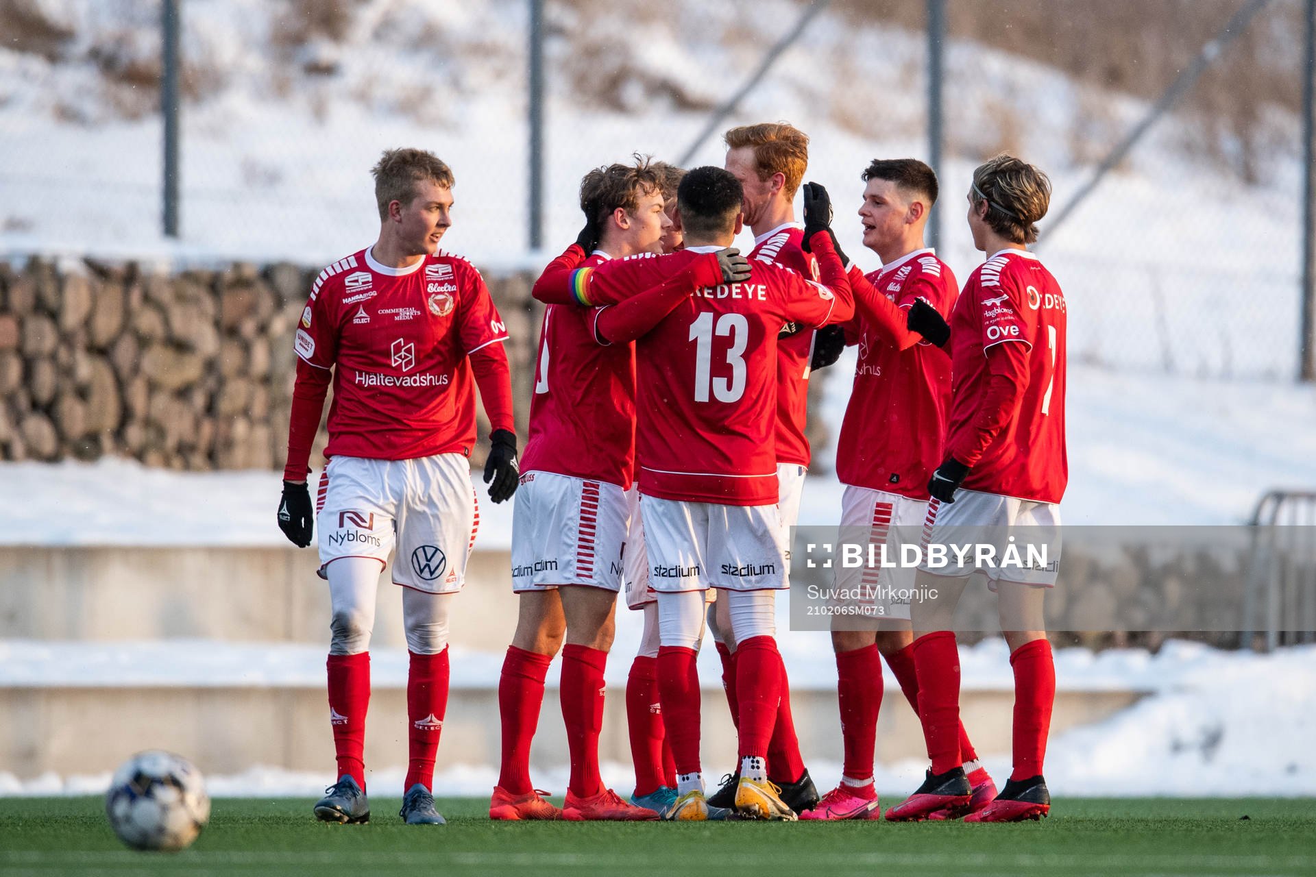 Kalmars spelare jublar efter 2-2 under träningsmatchen i fotboll mellan Kalmar och Malmö FF den 6 februari 2021 i Kalmar. 