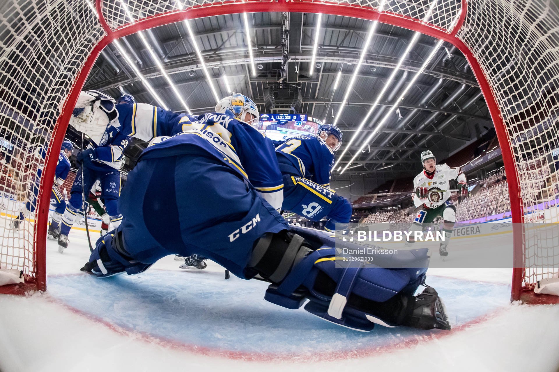 Leksands målvakt Janne Juvonen och Jon Knuts och