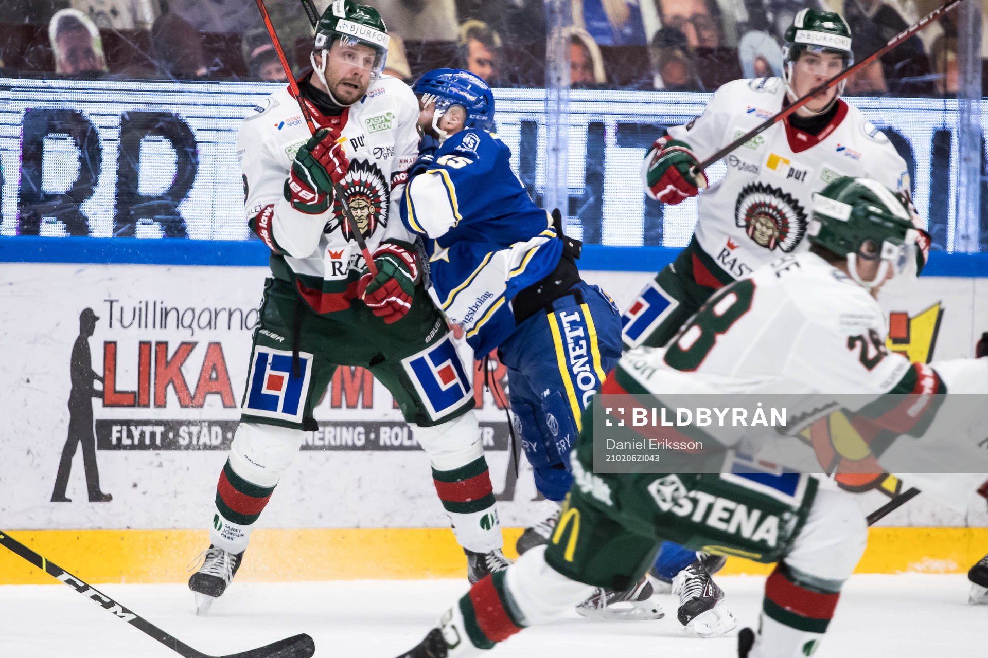 Frölundas Viktor Ekbom och Leksands Otto Paajanen