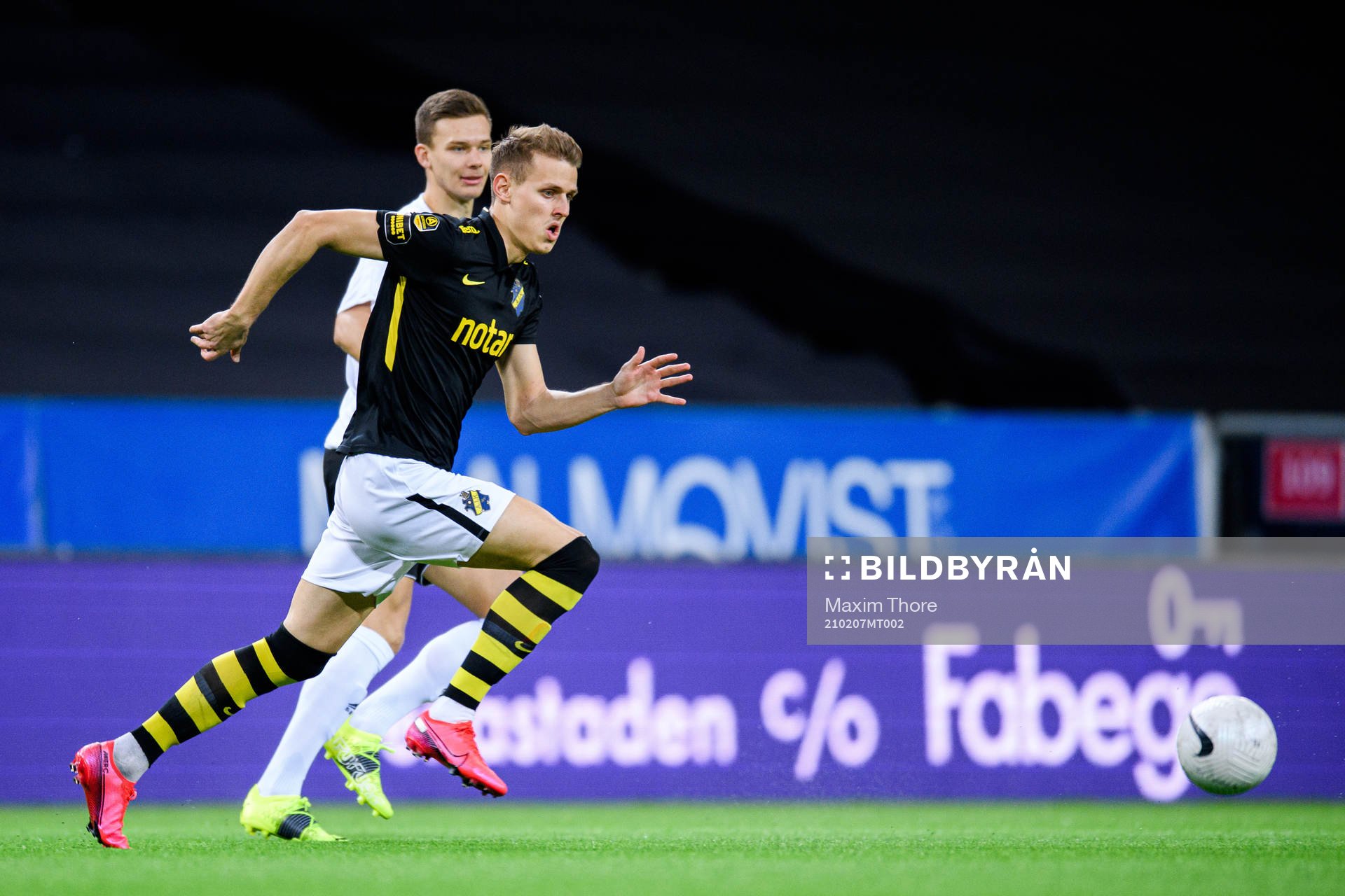 s Bojan Radulovic och Örebros Arvid Brorsson