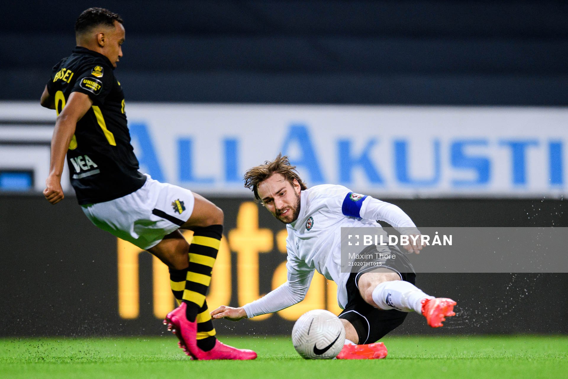 s Bilal Husein och Örebros Kevin Walker
