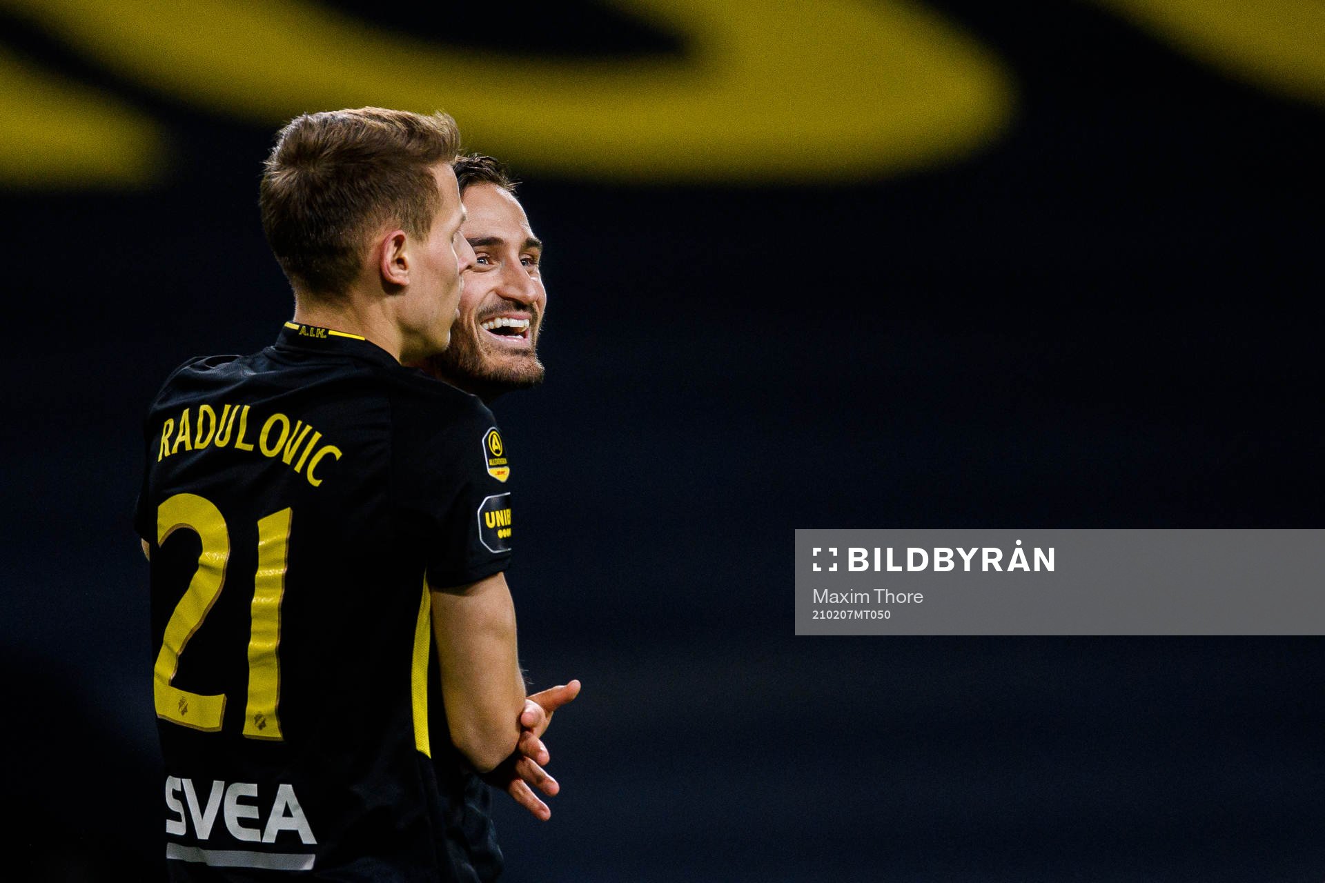 s Bojan Radulovic och Sotirios Papagiannopoulos jublar