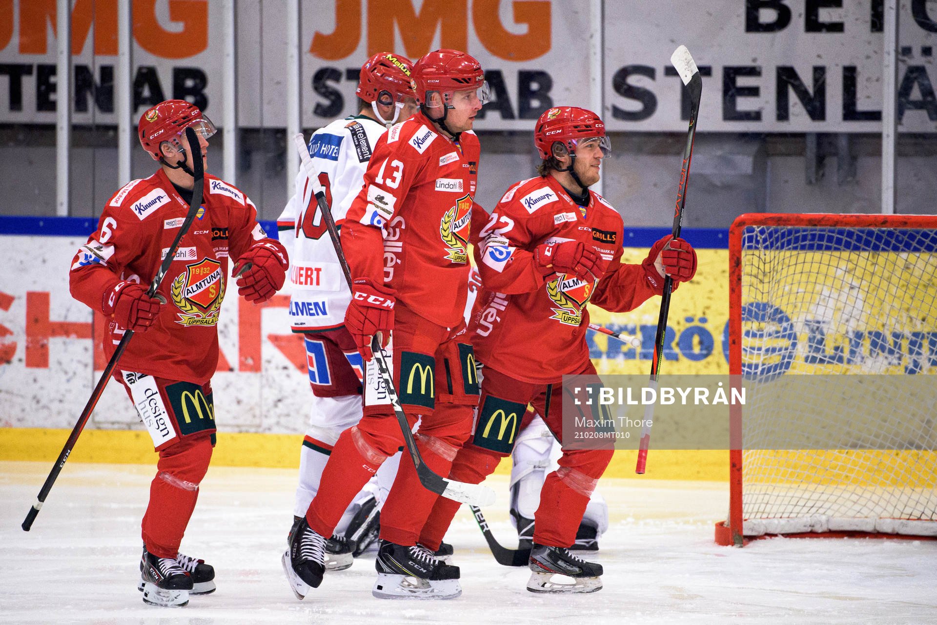 Almtunas Emil Berglund jublar