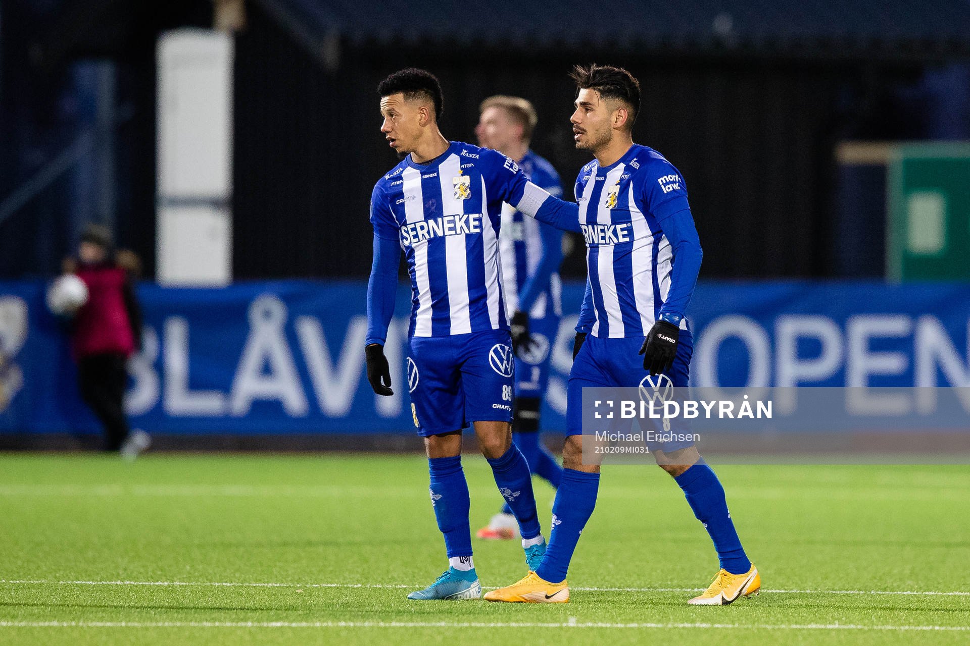 IFK Göteborgs Tobias Sana och Hosam Aiesh som lämnar